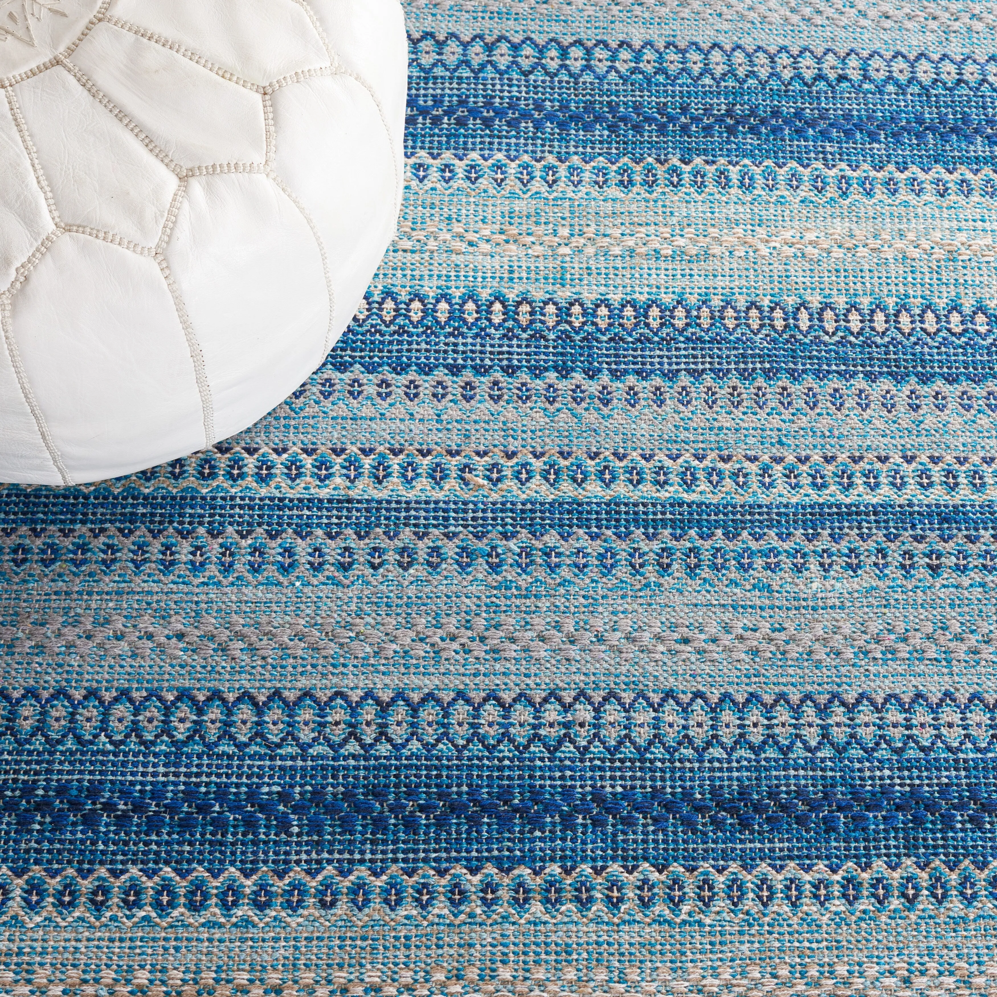 SAFAVIEH Handmade Kilim Vladlena Transitional Rug