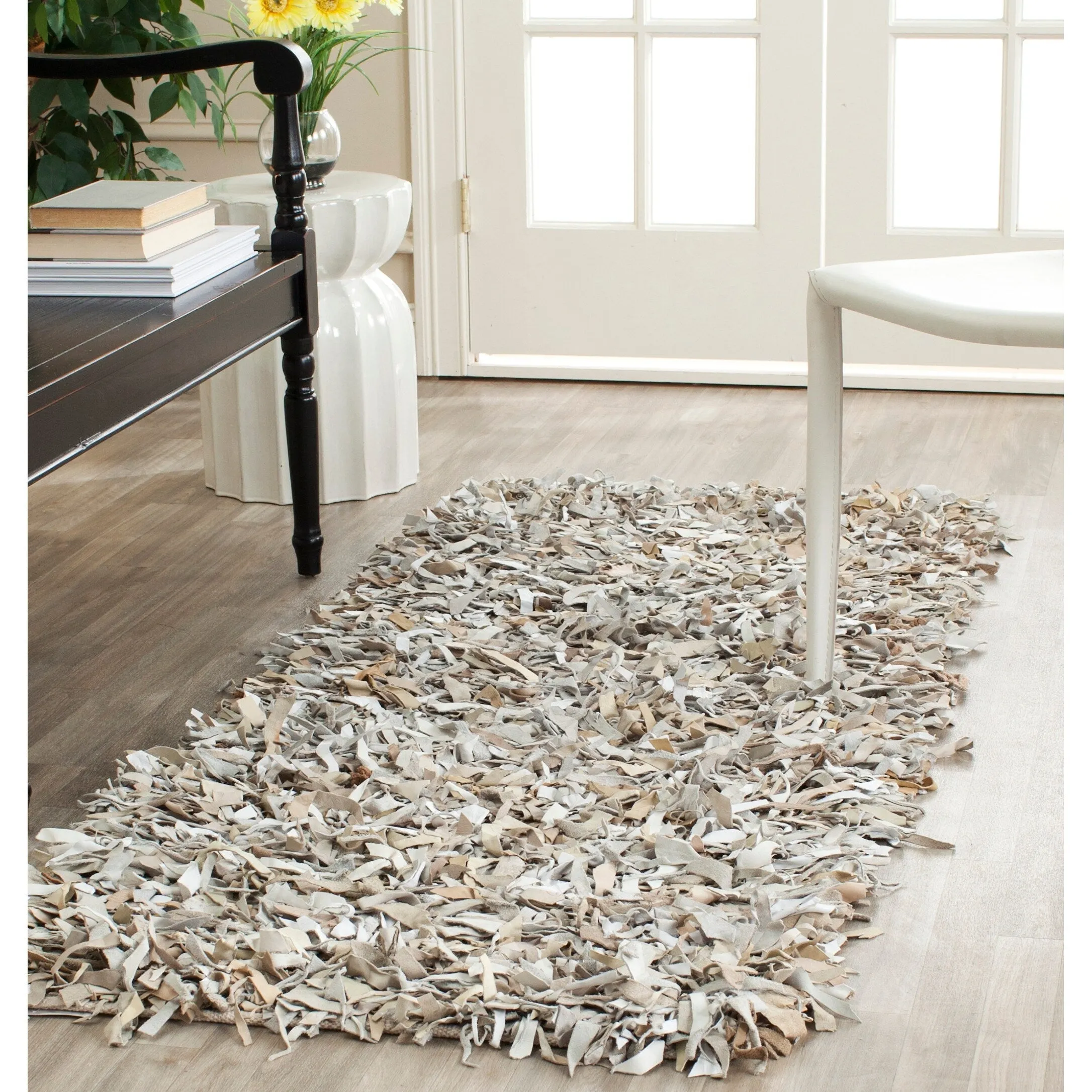 SAFAVIEH Handmade Leather Shag Doinita Modern Decorative Rug