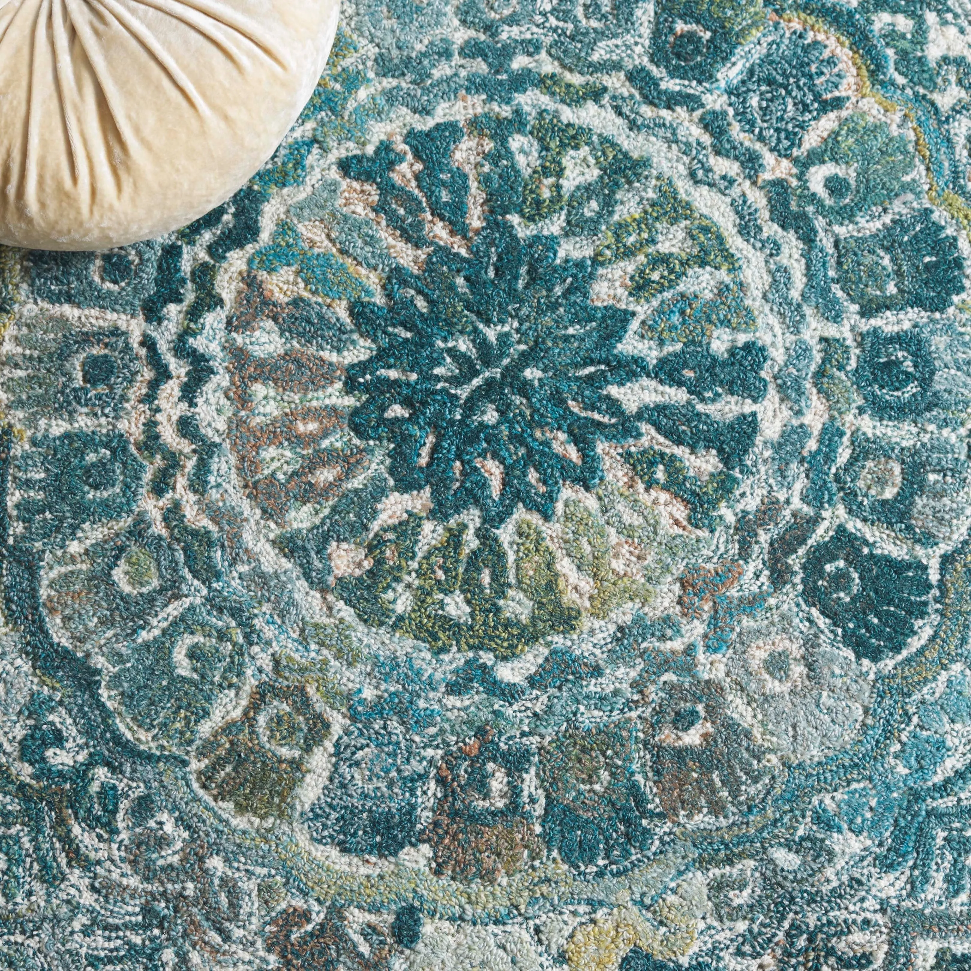 SAFAVIEH Handmade Marquee Carlijn Modern Medallion Wool Rug