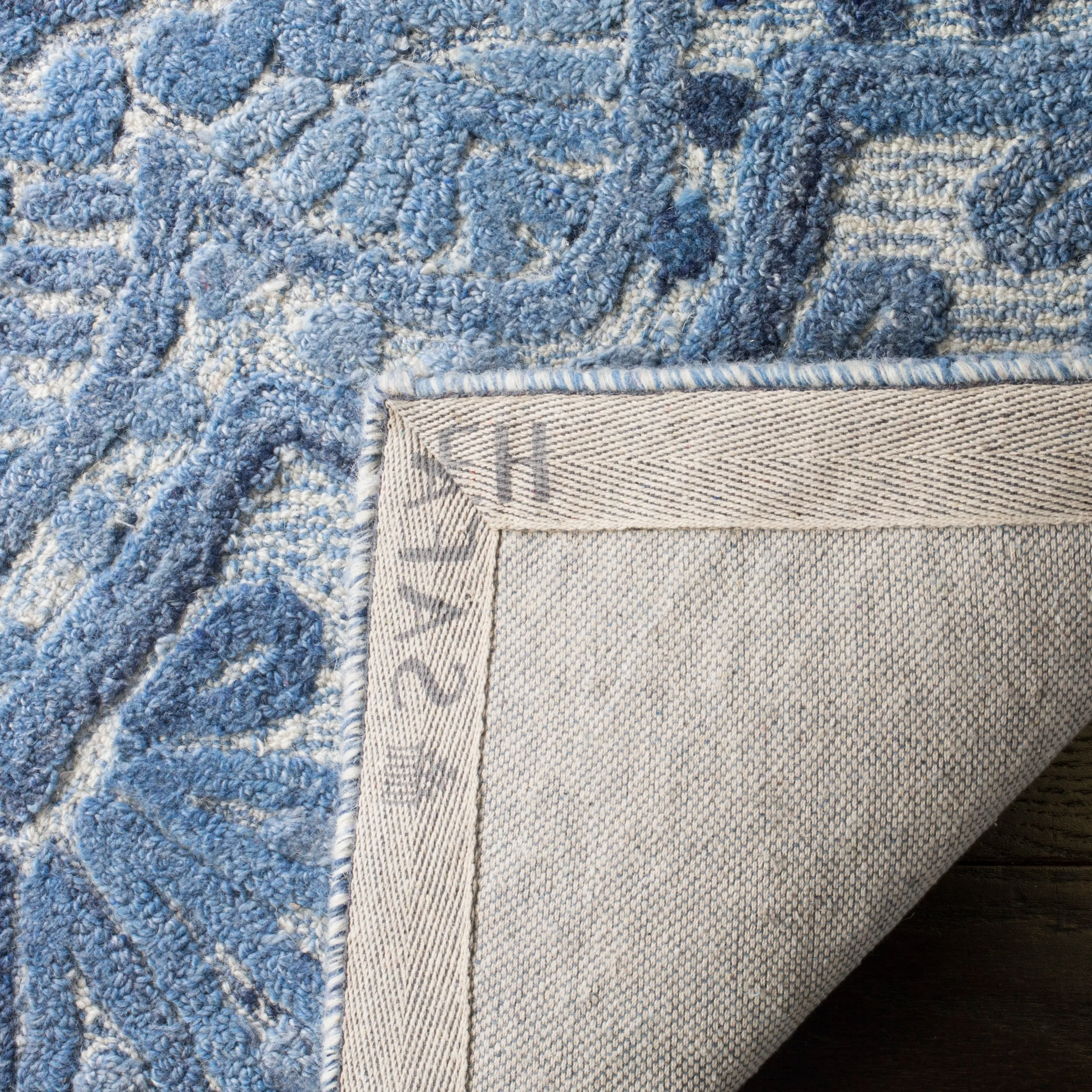 SAFAVIEH Handmade Marquee Carlijn Modern Medallion Wool Rug