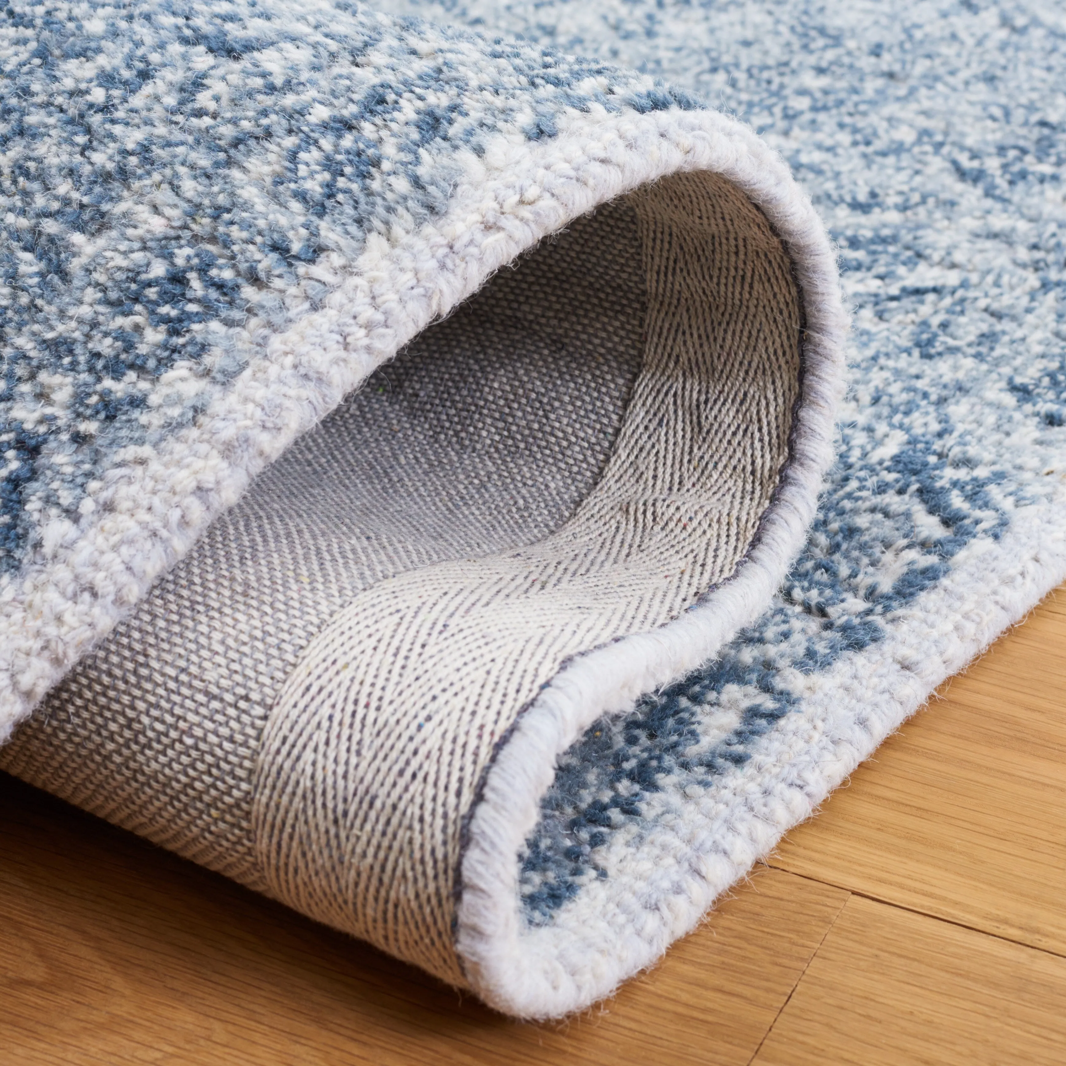 SAFAVIEH Handmade Marquee Gunnhild Modern Wool Rug