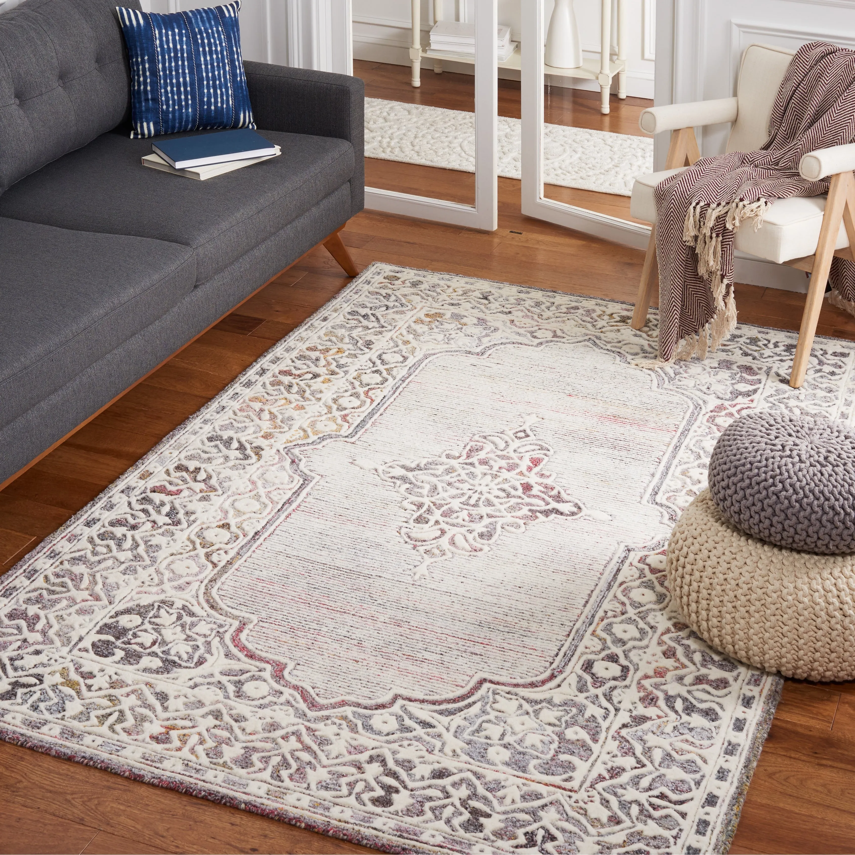 SAFAVIEH Handmade Metro Tallina French Country Wool Rug