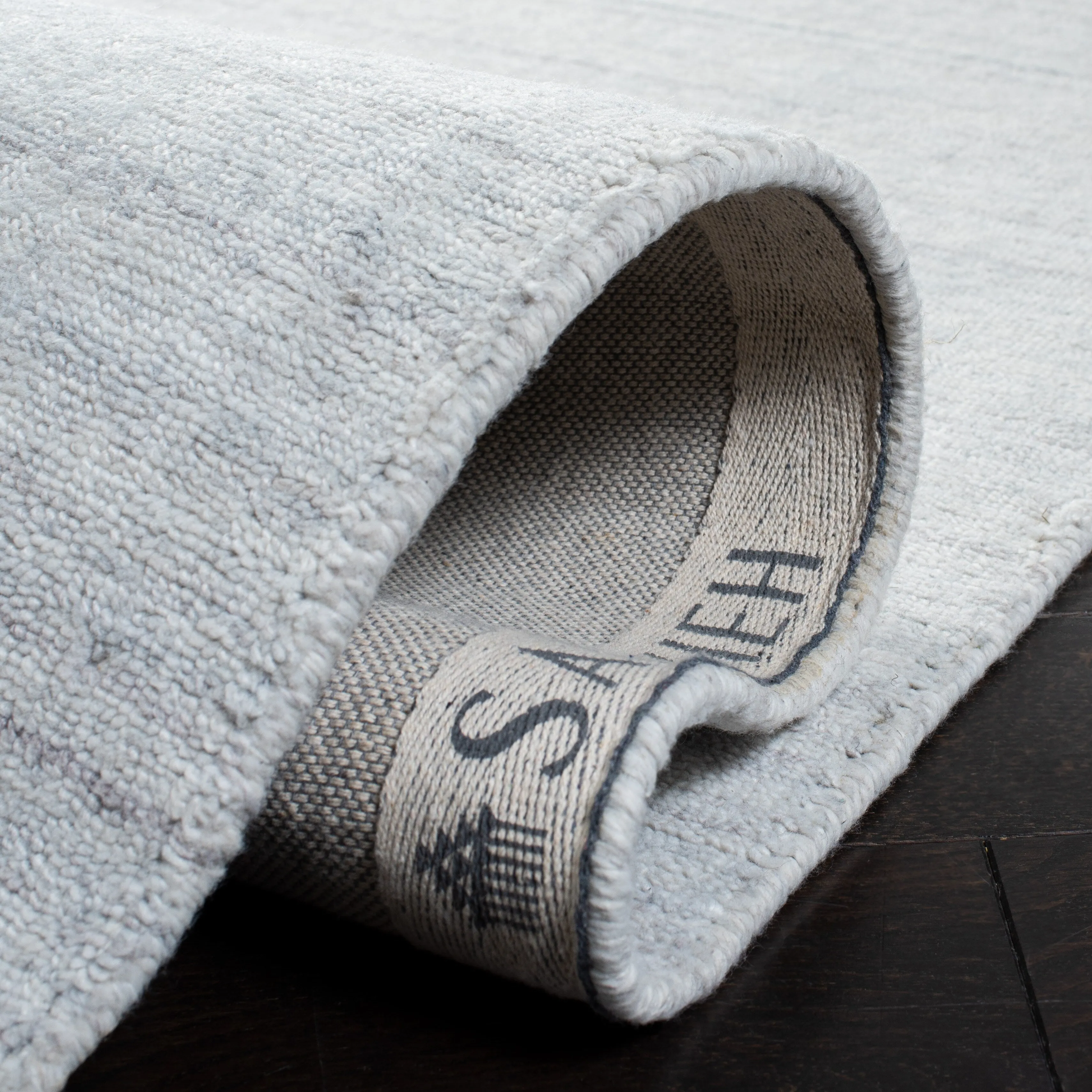 SAFAVIEH Handmade Mirage Ibtihaj Rug