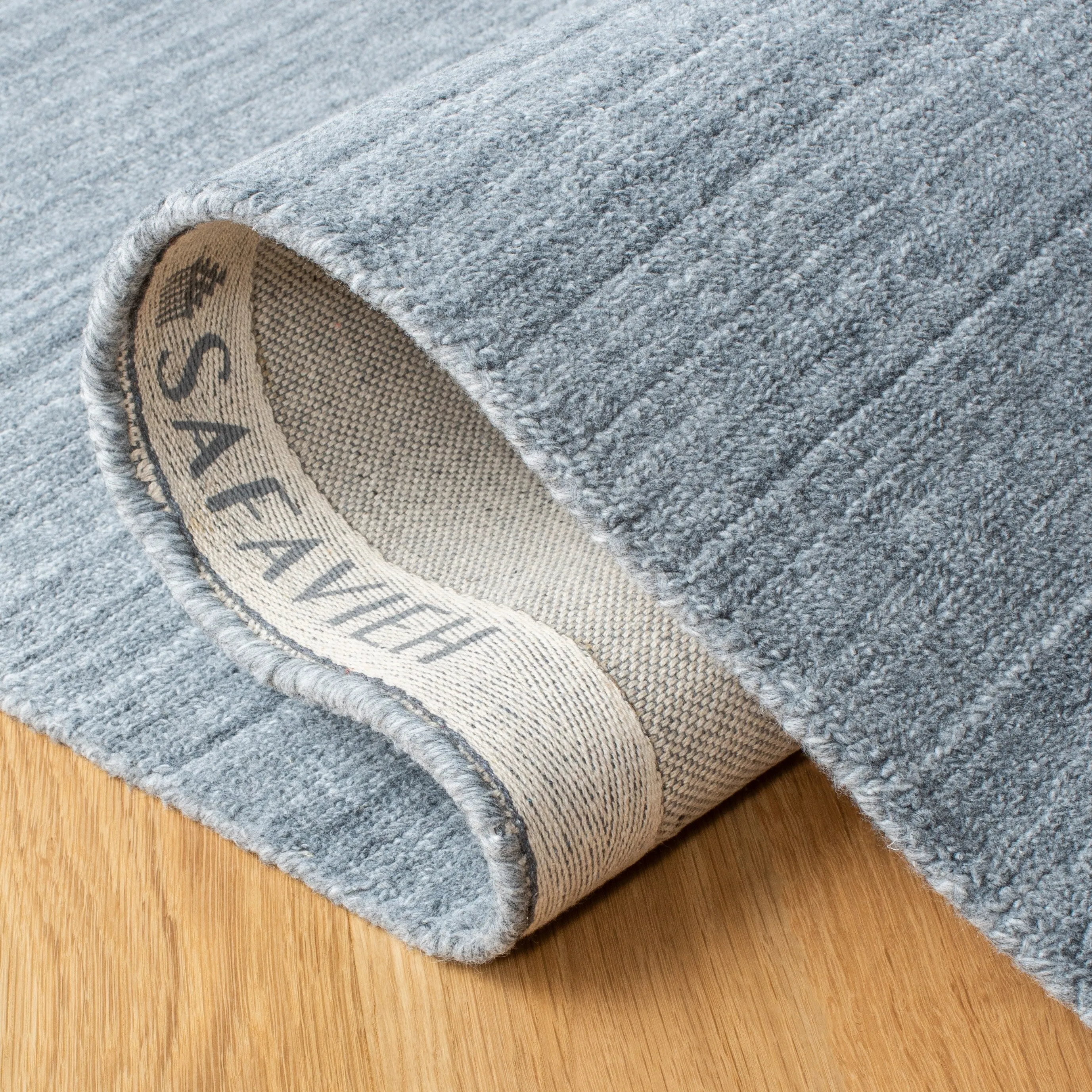SAFAVIEH Handmade Mirage Ibtihaj Rug