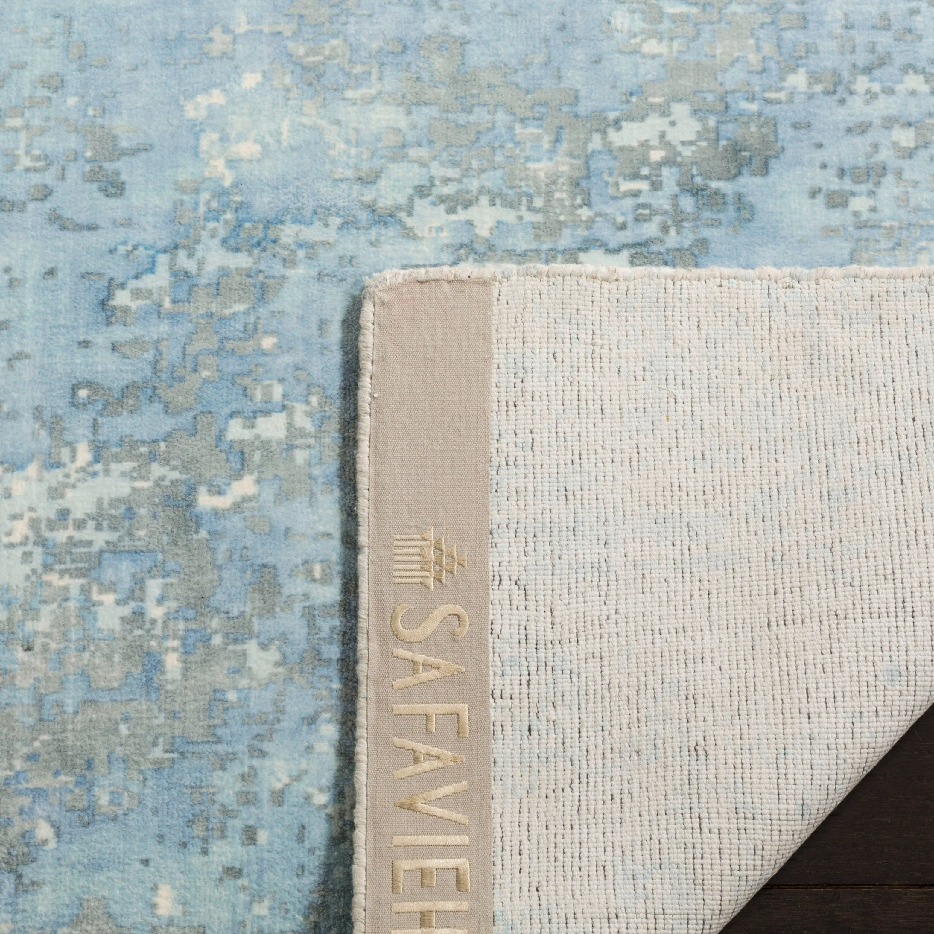 SAFAVIEH Handmade Mirage Selvie Modern Abstract Viscose Rug