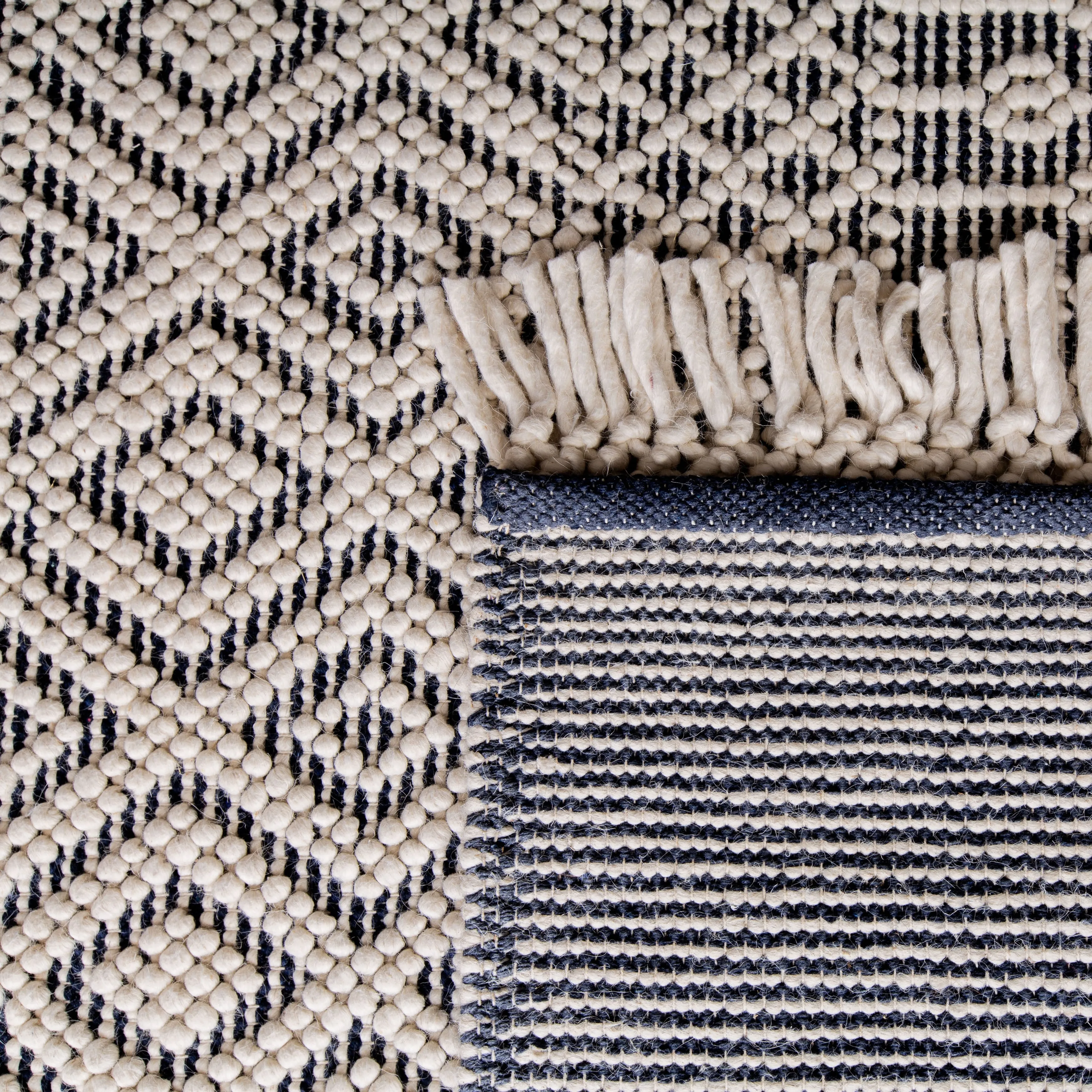 SAFAVIEH Handmade Natura Estel Wool Fringe Rug