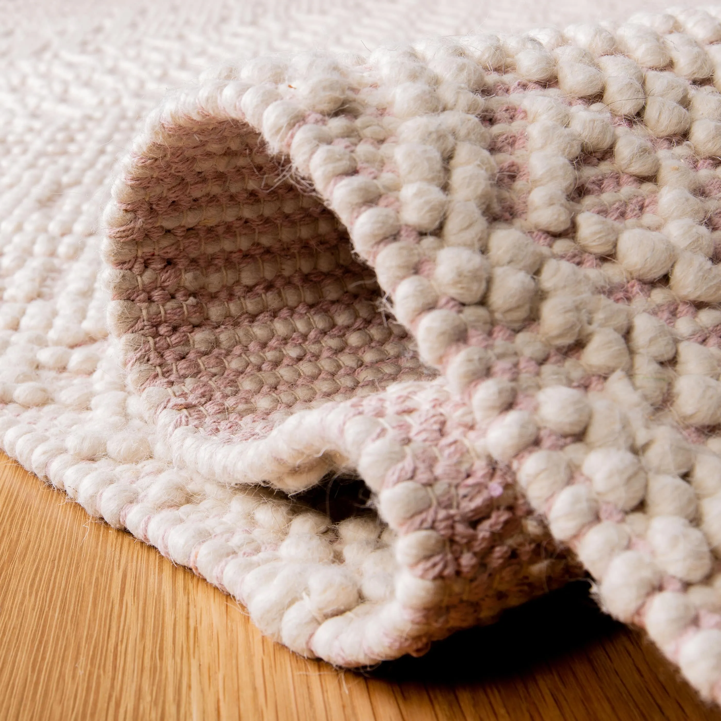 SAFAVIEH Handmade Natura Estel Wool Fringe Rug