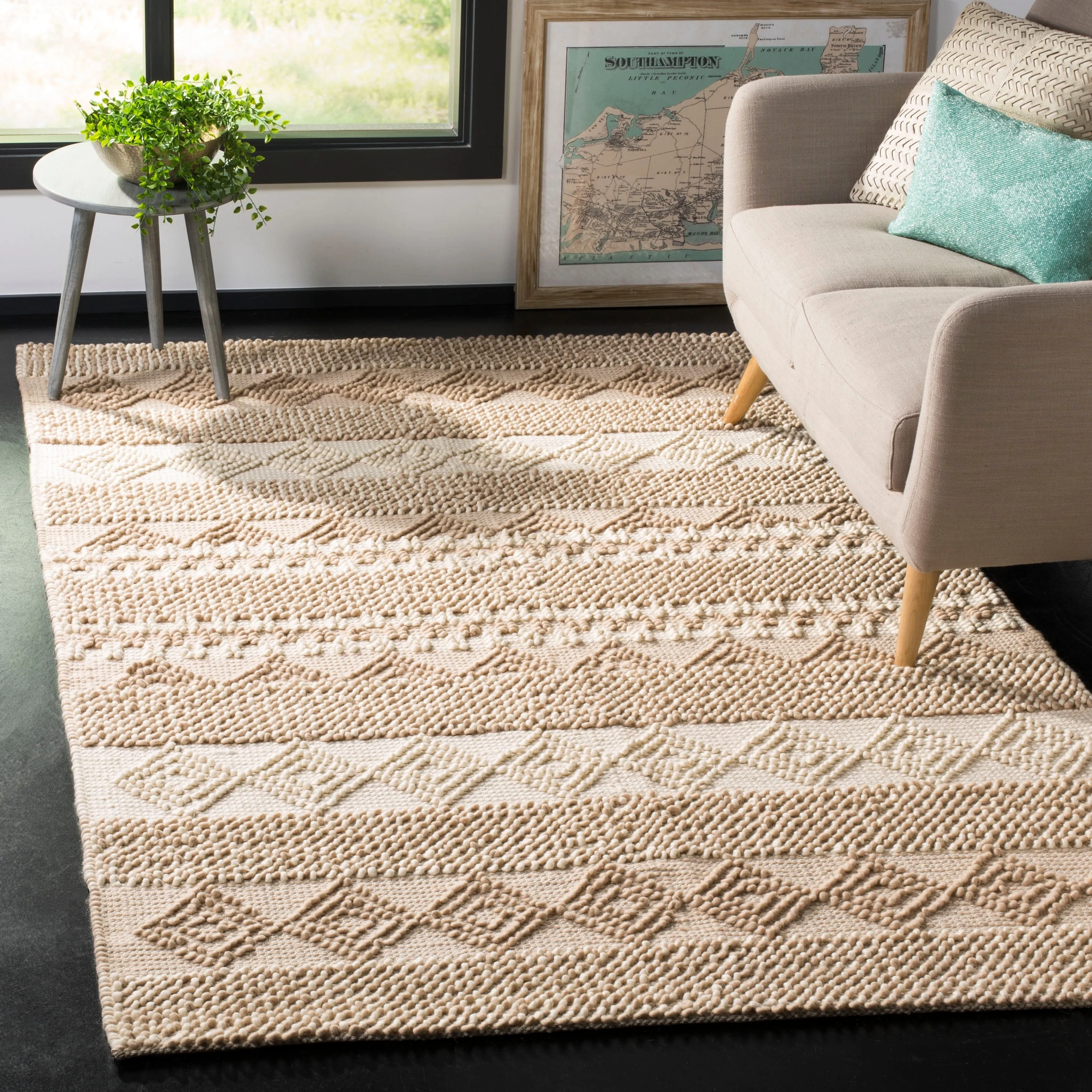 SAFAVIEH. Handmade Natura Paladia Wool Rug