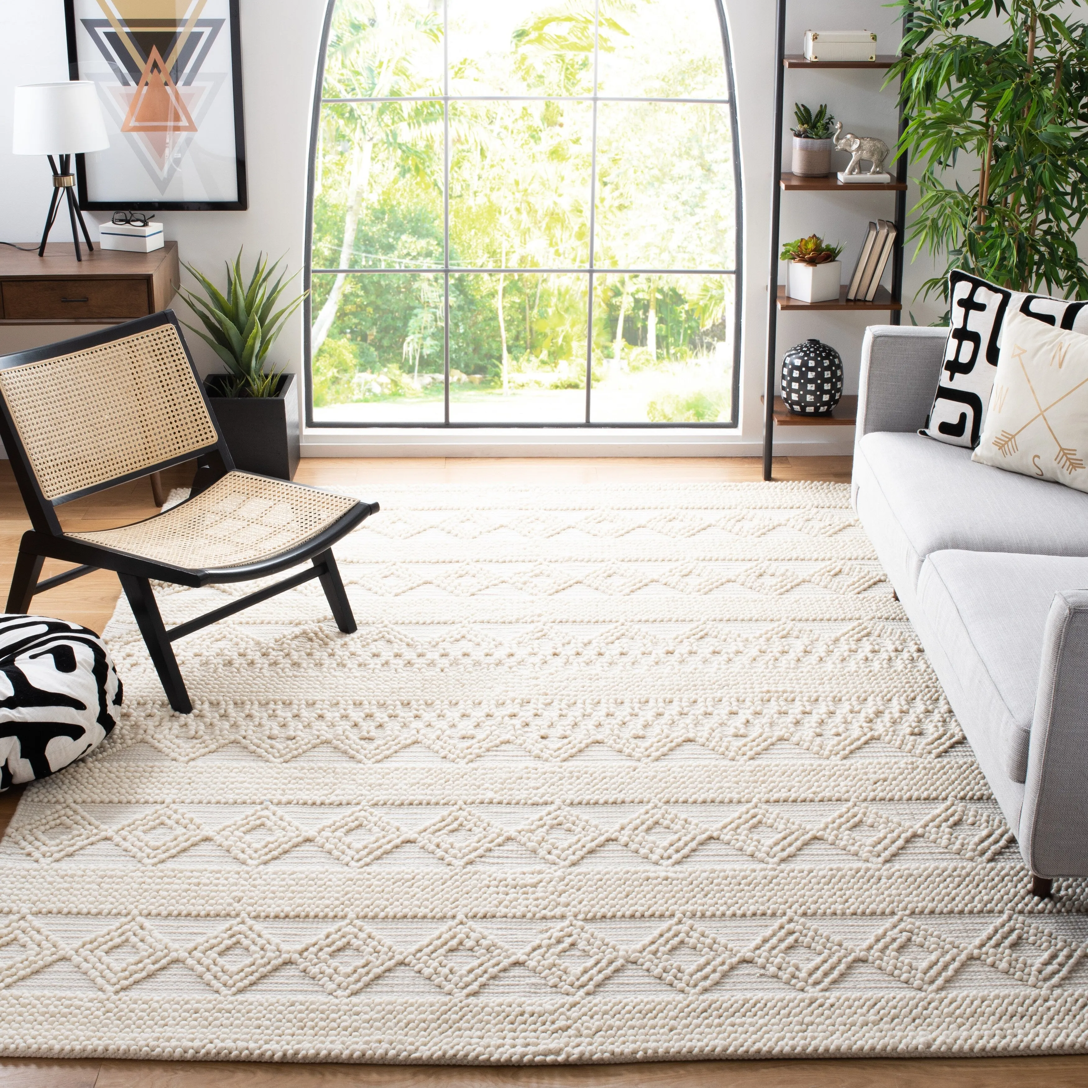 SAFAVIEH. Handmade Natura Paladia Wool Rug
