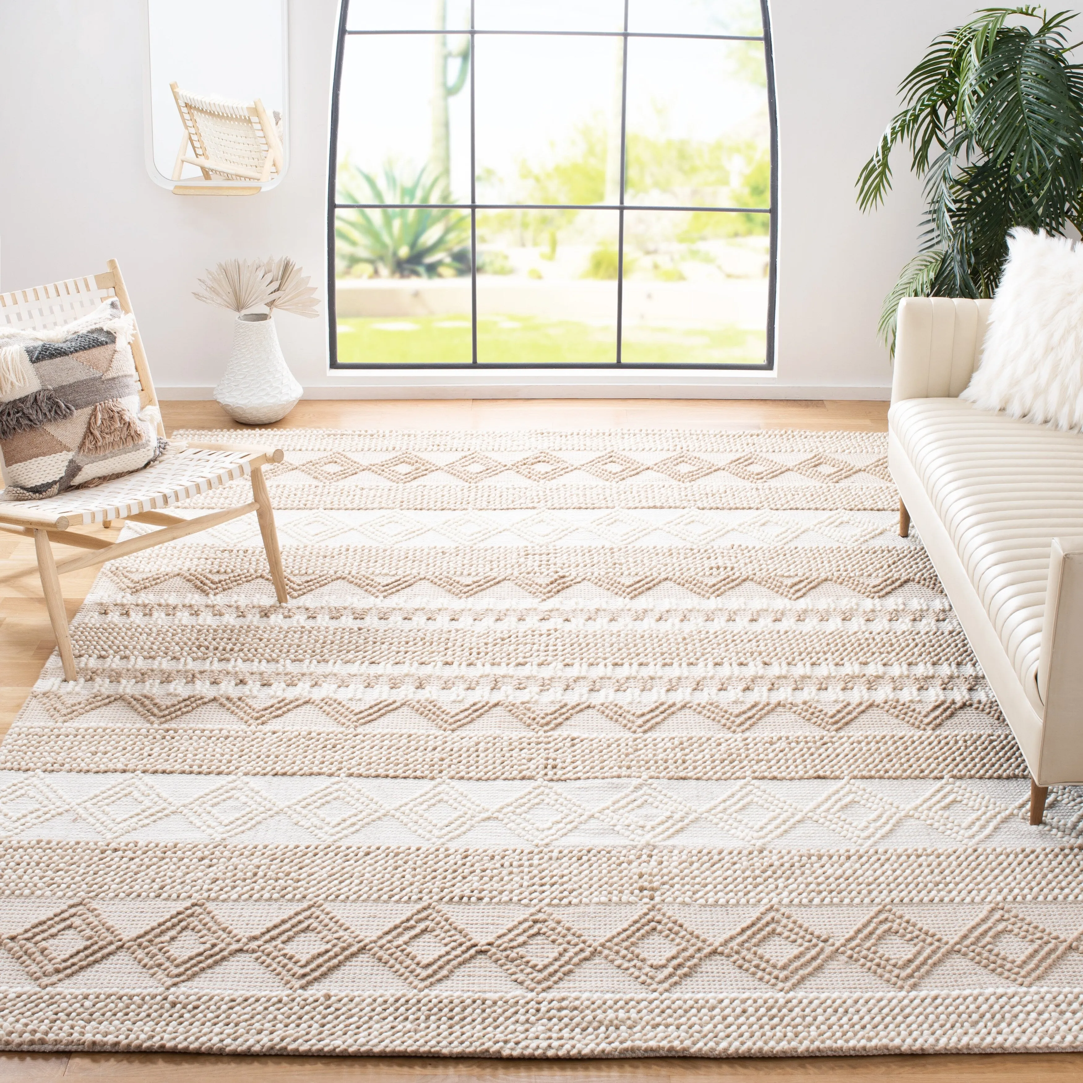 SAFAVIEH. Handmade Natura Paladia Wool Rug