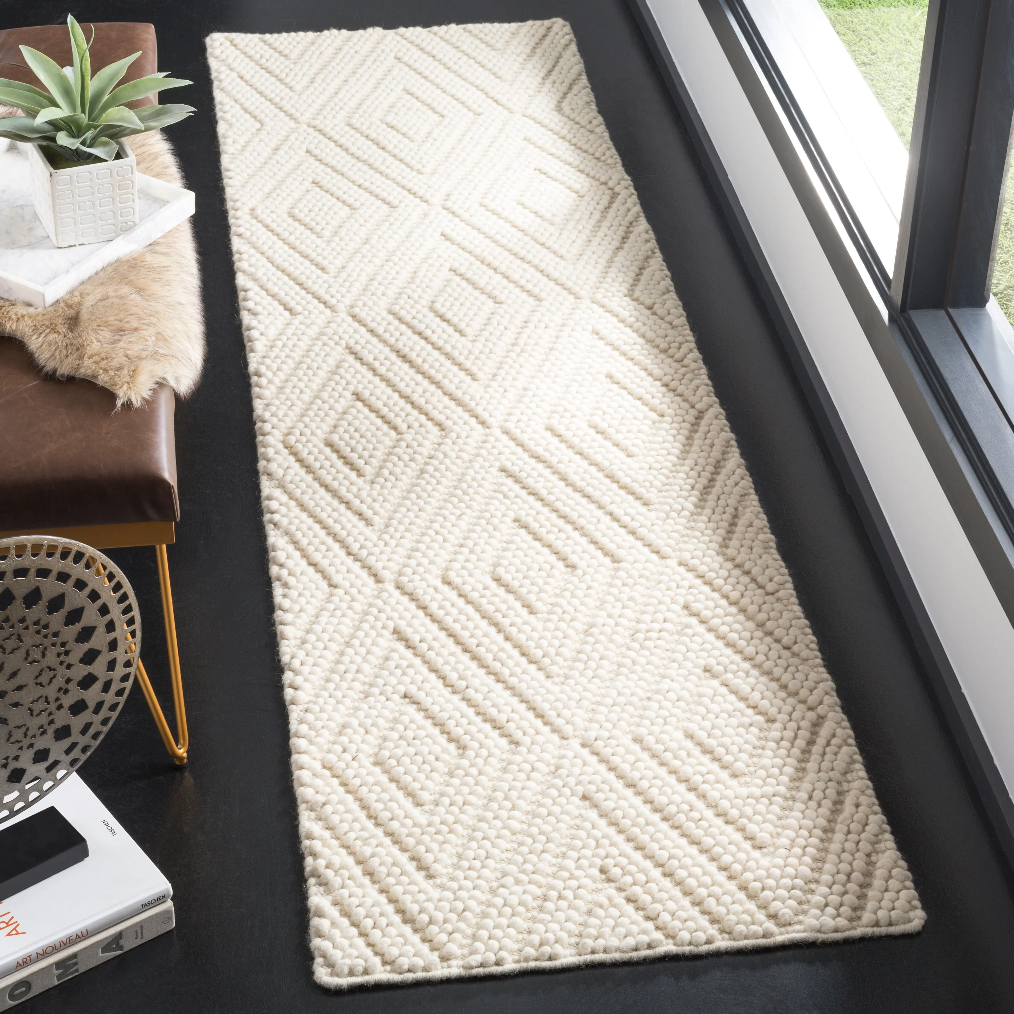 SAFAVIEH. Handmade Natura Rensia Wool Rug