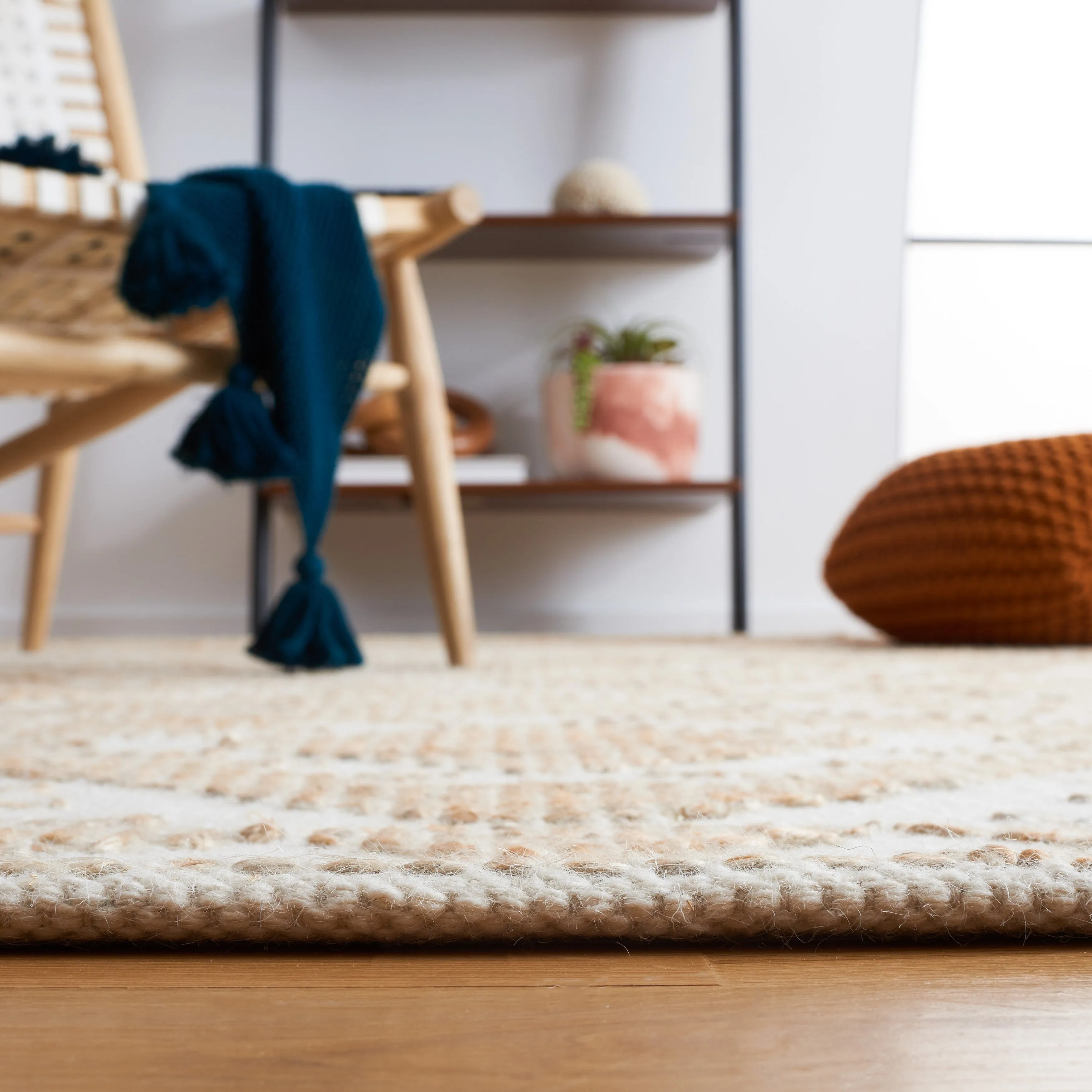 SAFAVIEH Handmade Natural Fiber Deepshikha Jute & Wool Rug