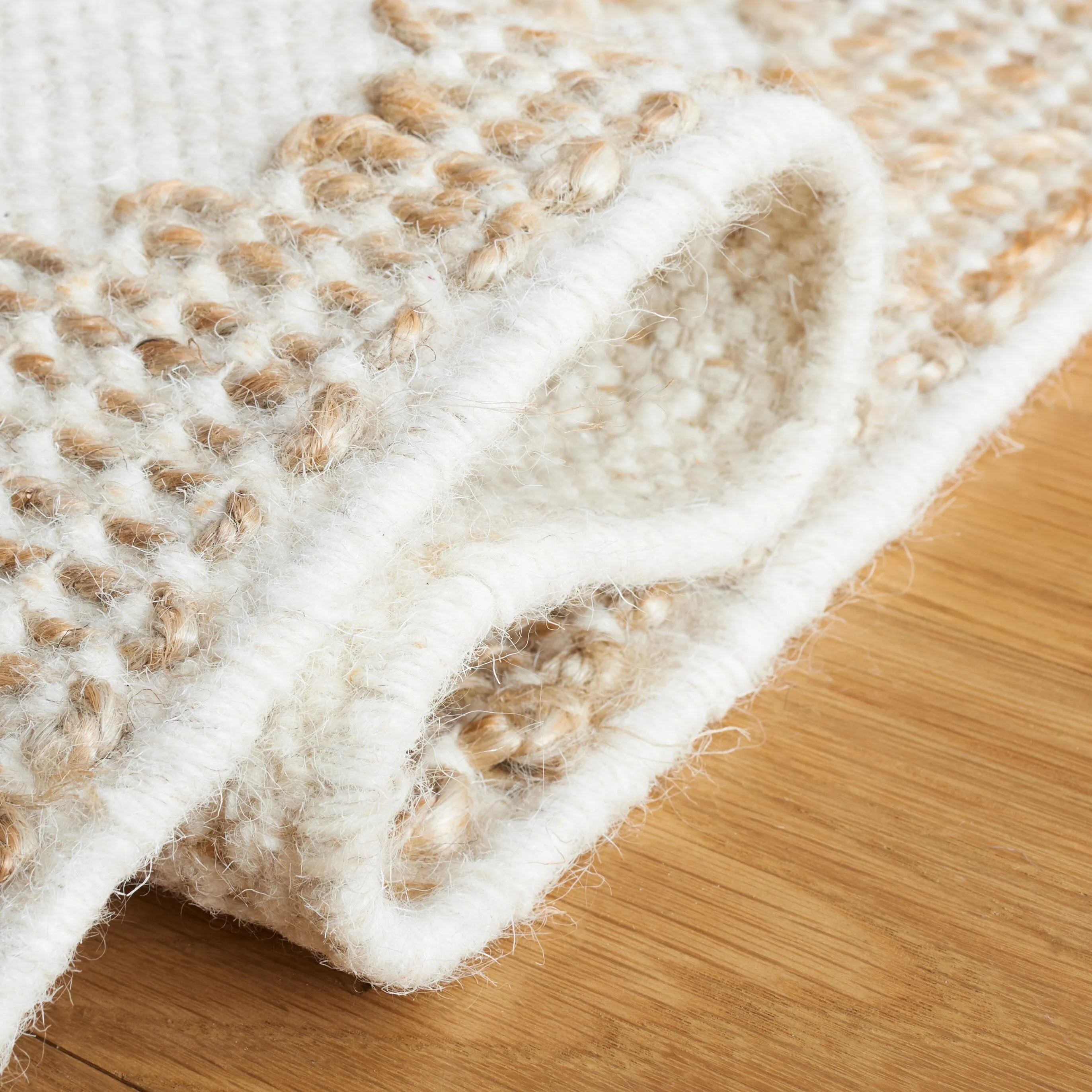SAFAVIEH Handmade Natural Fiber Deepshikha Jute & Wool Rug