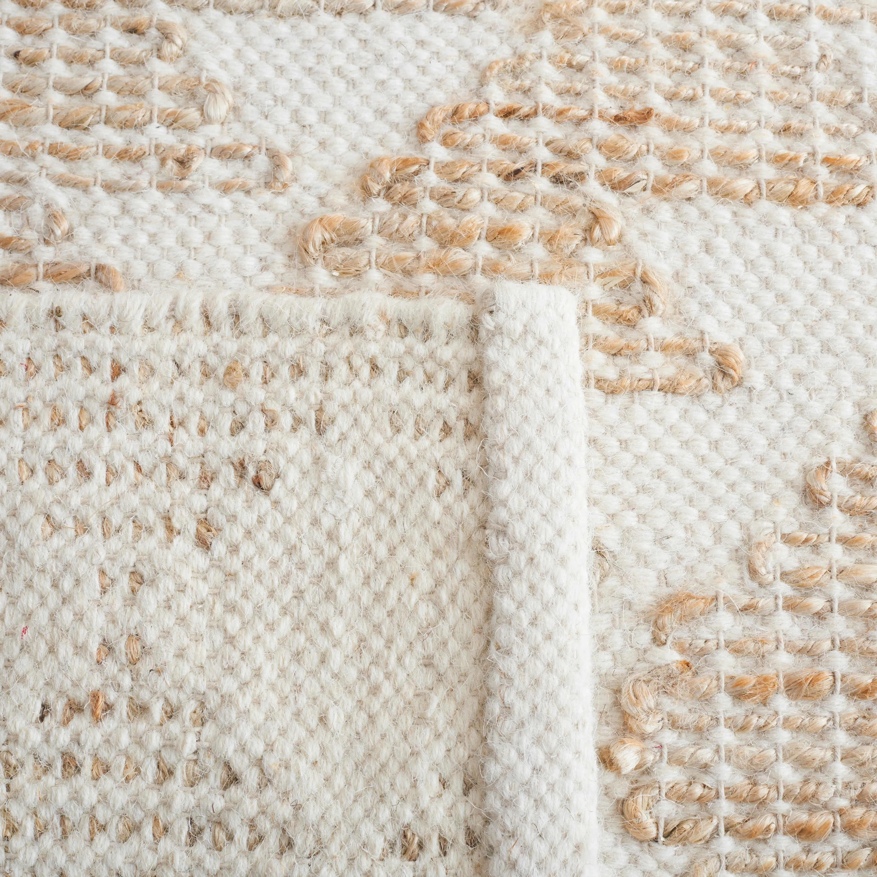 SAFAVIEH Handmade Natural Fiber Deepshikha Jute & Wool Rug