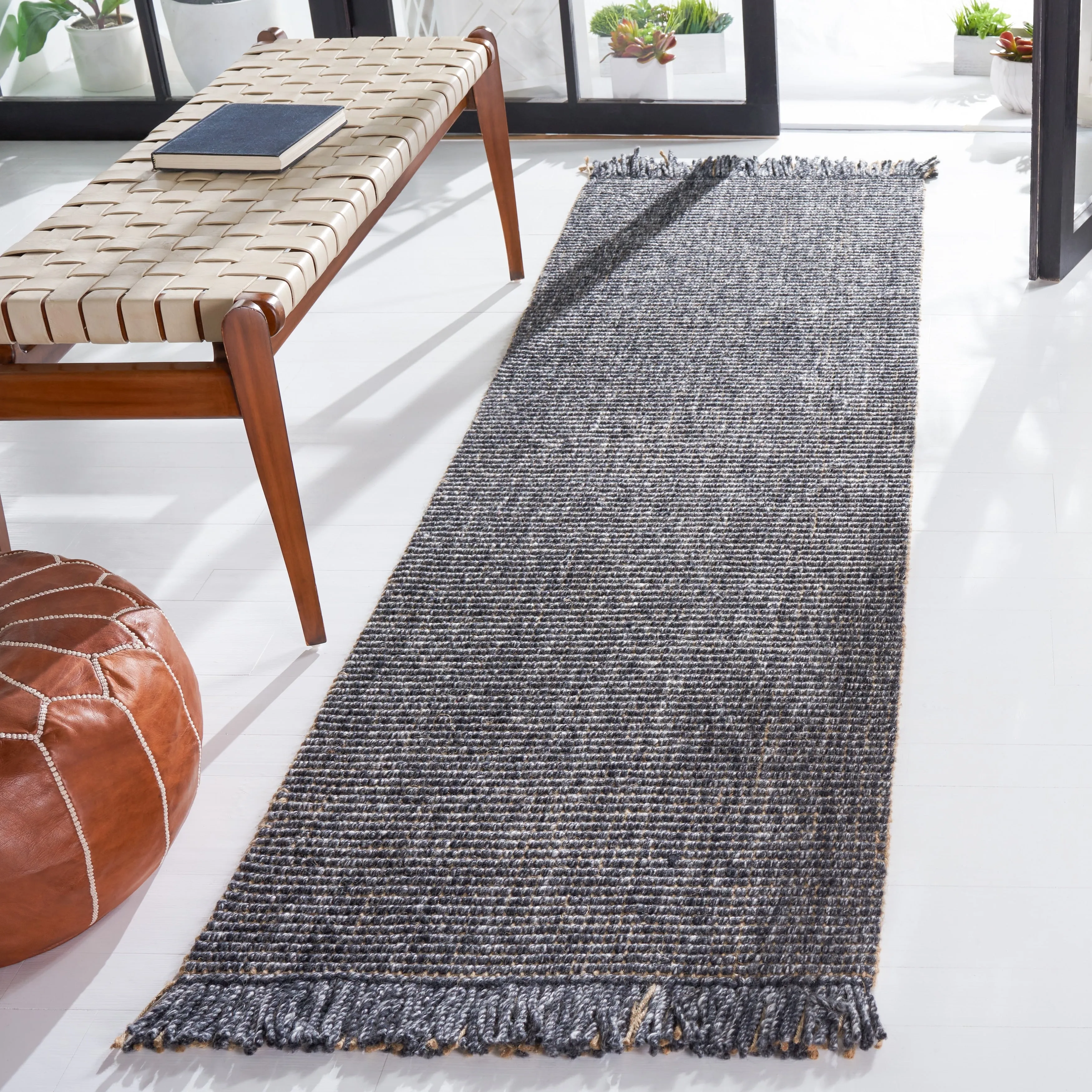 SAFAVIEH Handmade Natural Fiber Reneta Jute Fringe Rug