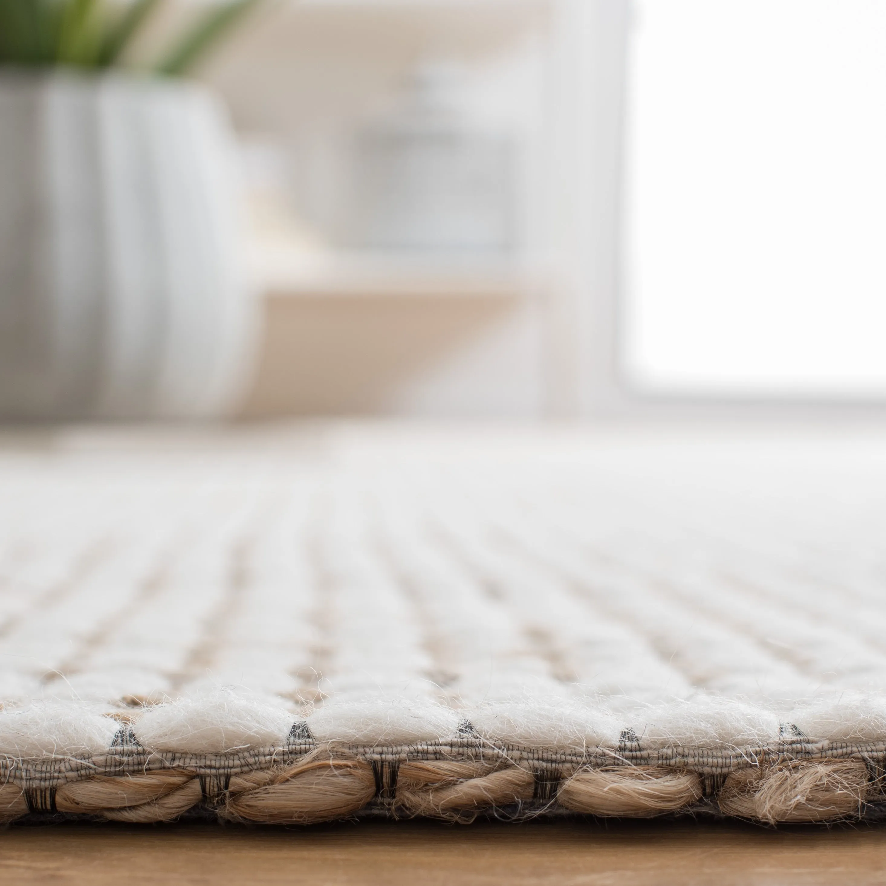 SAFAVIEH Handmade Natural Fiber Yareli Jute & Wool Rug..