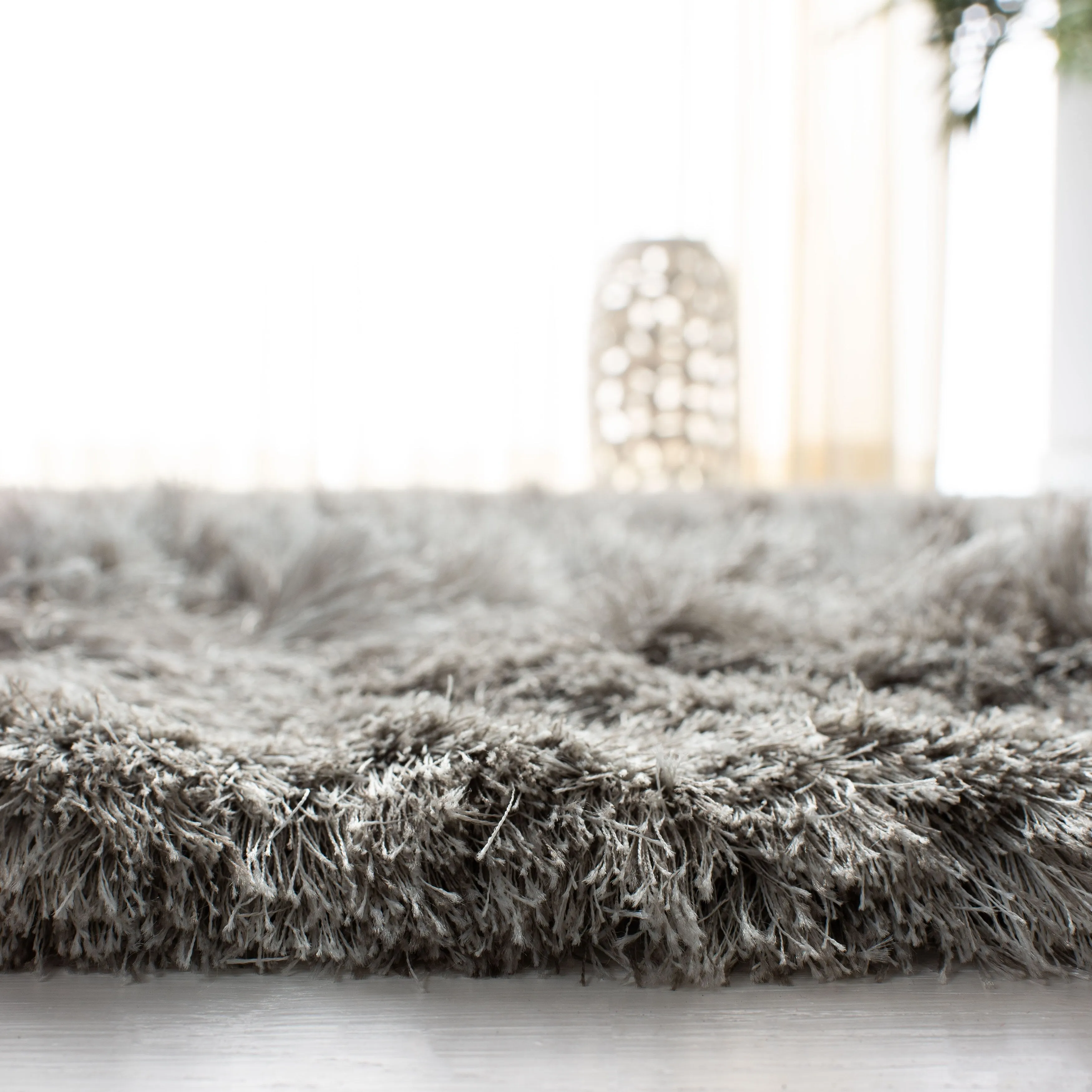 SAFAVIEH Handmade Ocean Shag Marilijn Glam 2.5-inch Thick Rug