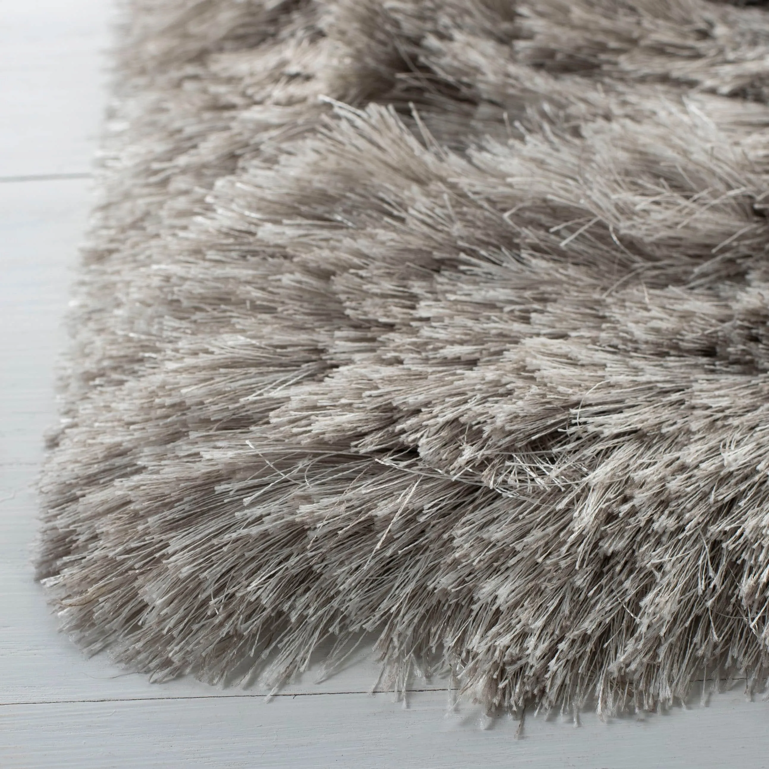SAFAVIEH Handmade Ocean Shag Marilijn Glam 2.5-inch Thick Rug