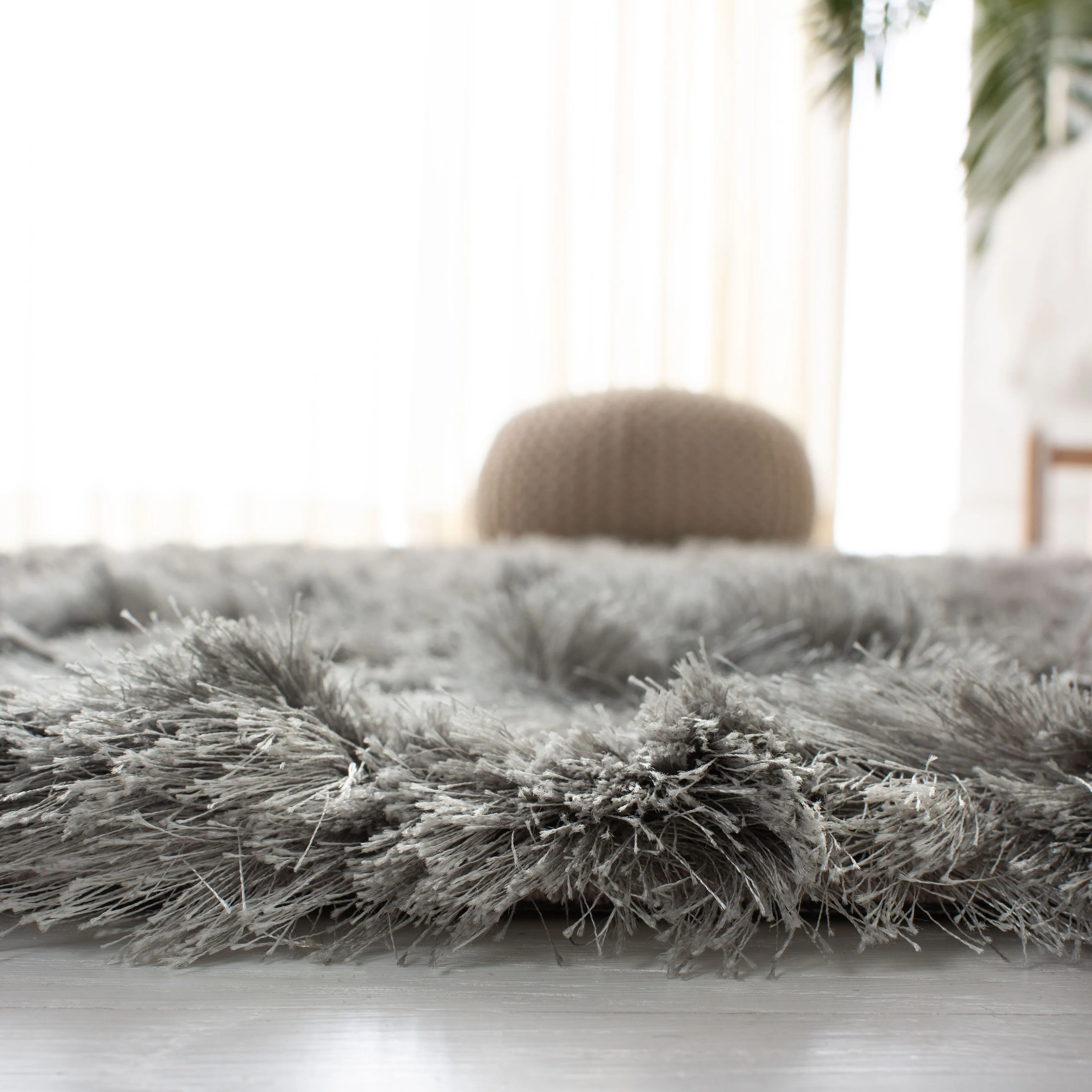 SAFAVIEH Handmade Ocean Shag Marilijn Glam 2.5-inch Thick Rug