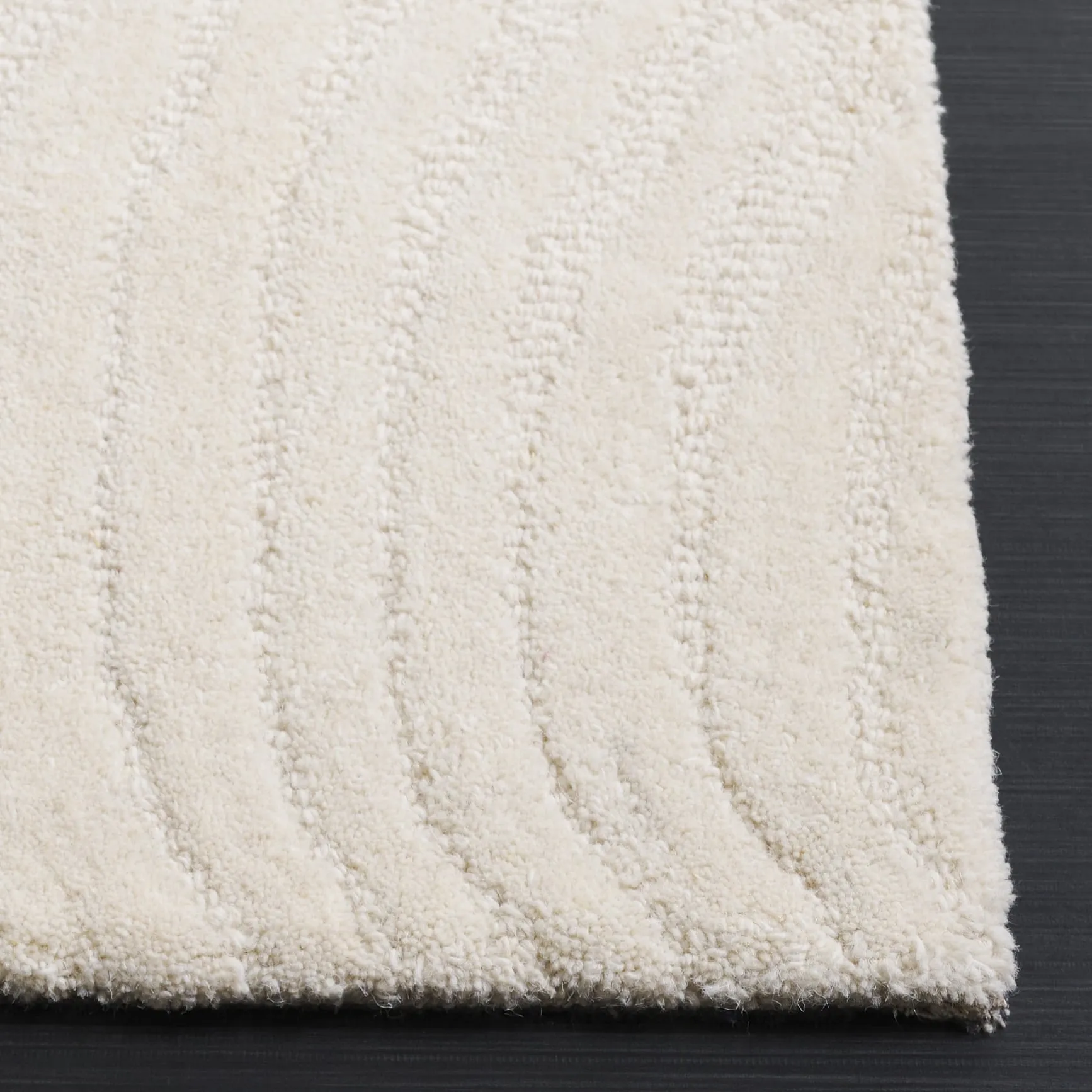 SAFAVIEH Handmade Pine Fatlina Modern & Contemporary Wool Rug