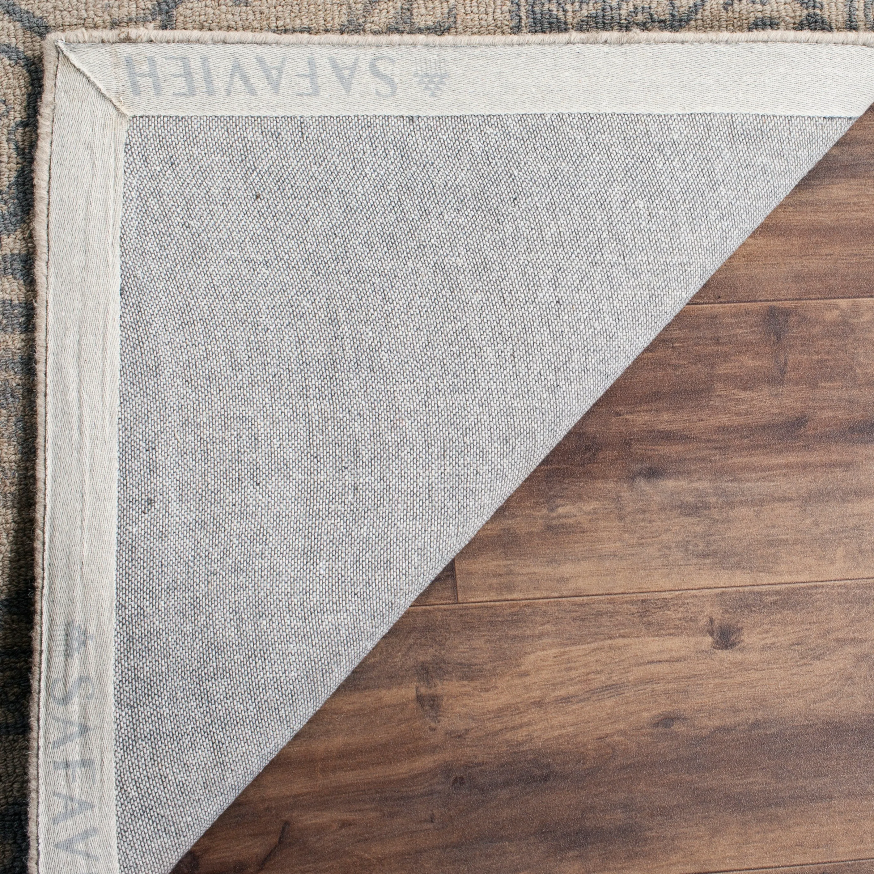 SAFAVIEH Handmade Restoration Vintage Boho Grisha Oriental Wool Rug