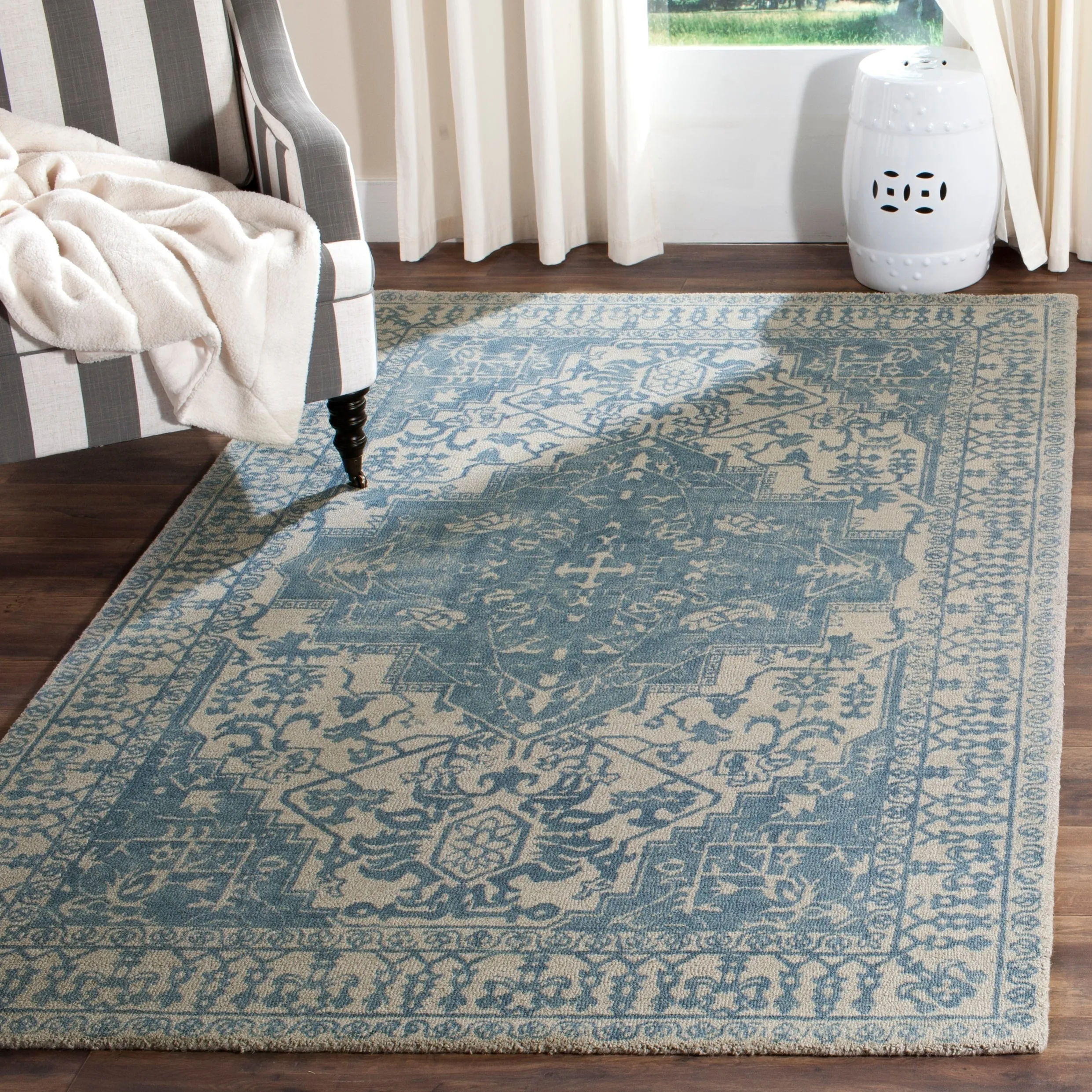 SAFAVIEH Handmade Restoration Vintage Boho Grisha Oriental Wool Rug