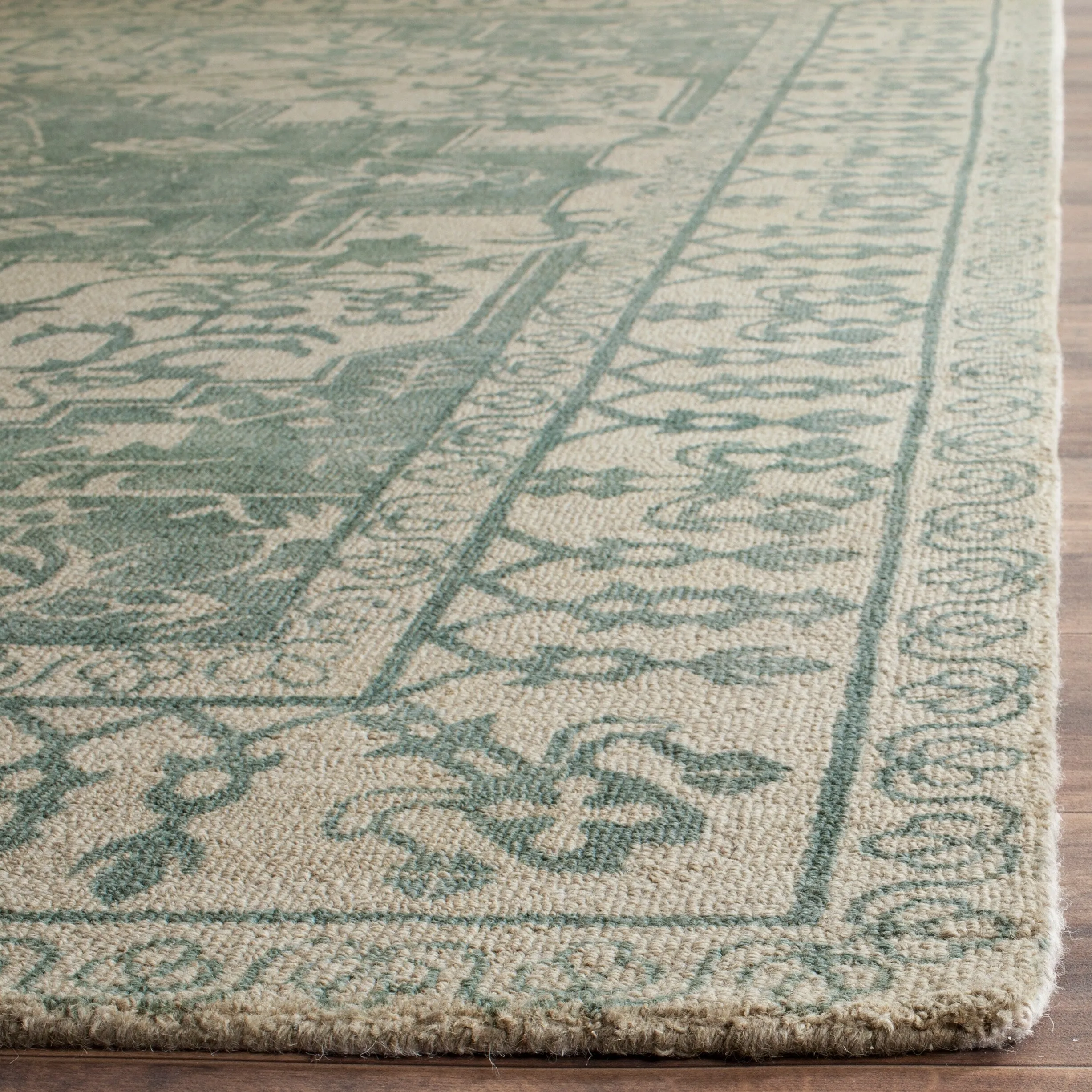 SAFAVIEH Handmade Restoration Vintage Boho Grisha Oriental Wool Rug