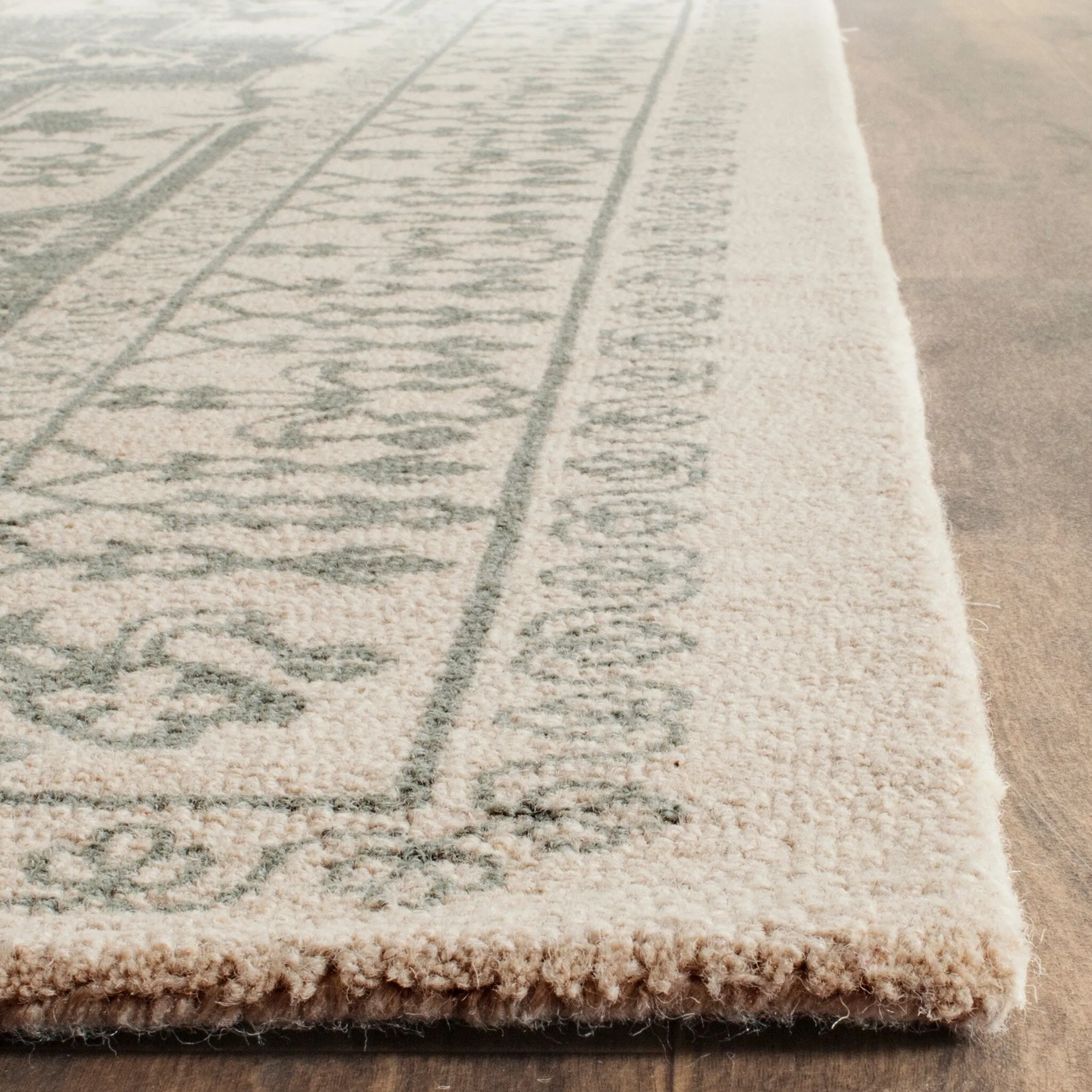 SAFAVIEH Handmade Restoration Vintage Boho Grisha Oriental Wool Rug