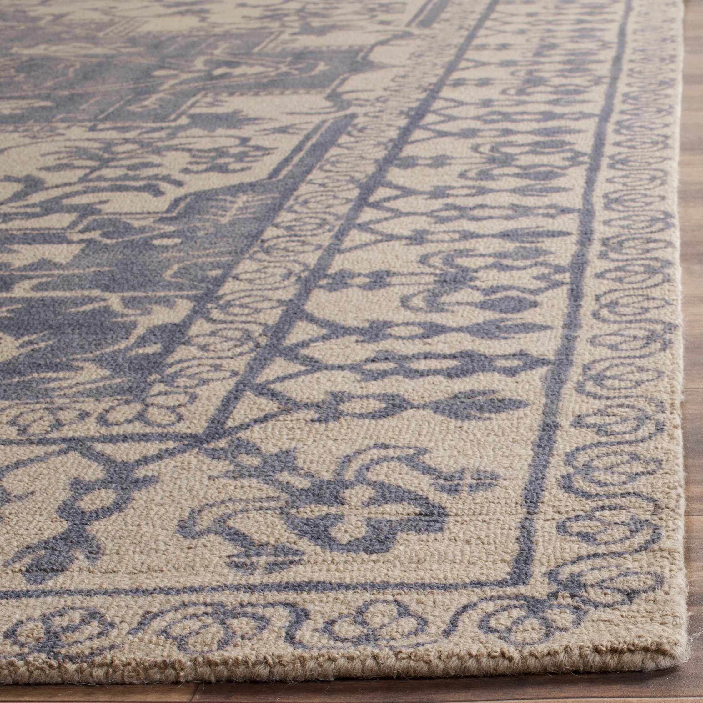 SAFAVIEH Handmade Restoration Vintage Boho Grisha Oriental Wool Rug