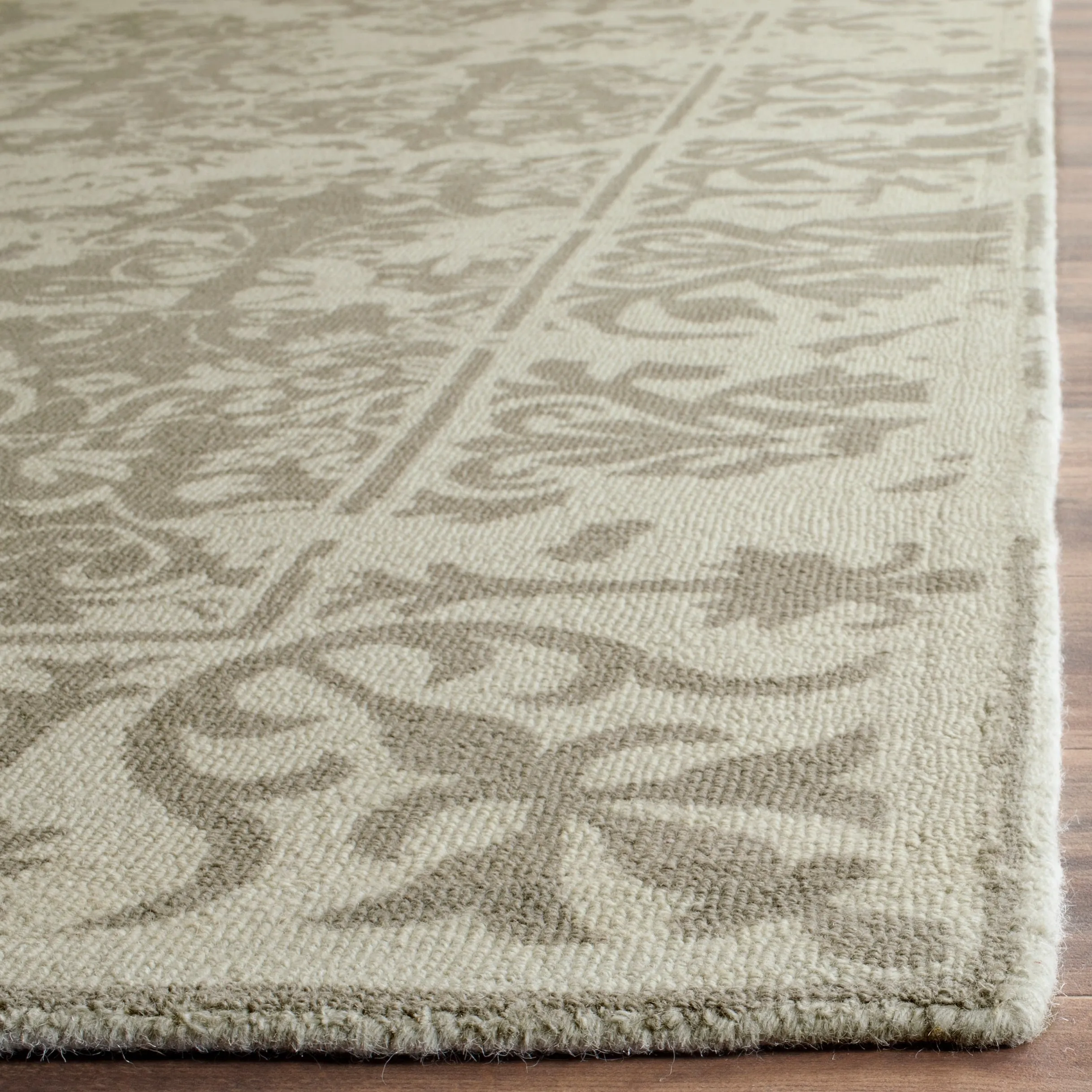 SAFAVIEH Handmade Restoration Vintage Distressed Boho Amani Oriental Wool