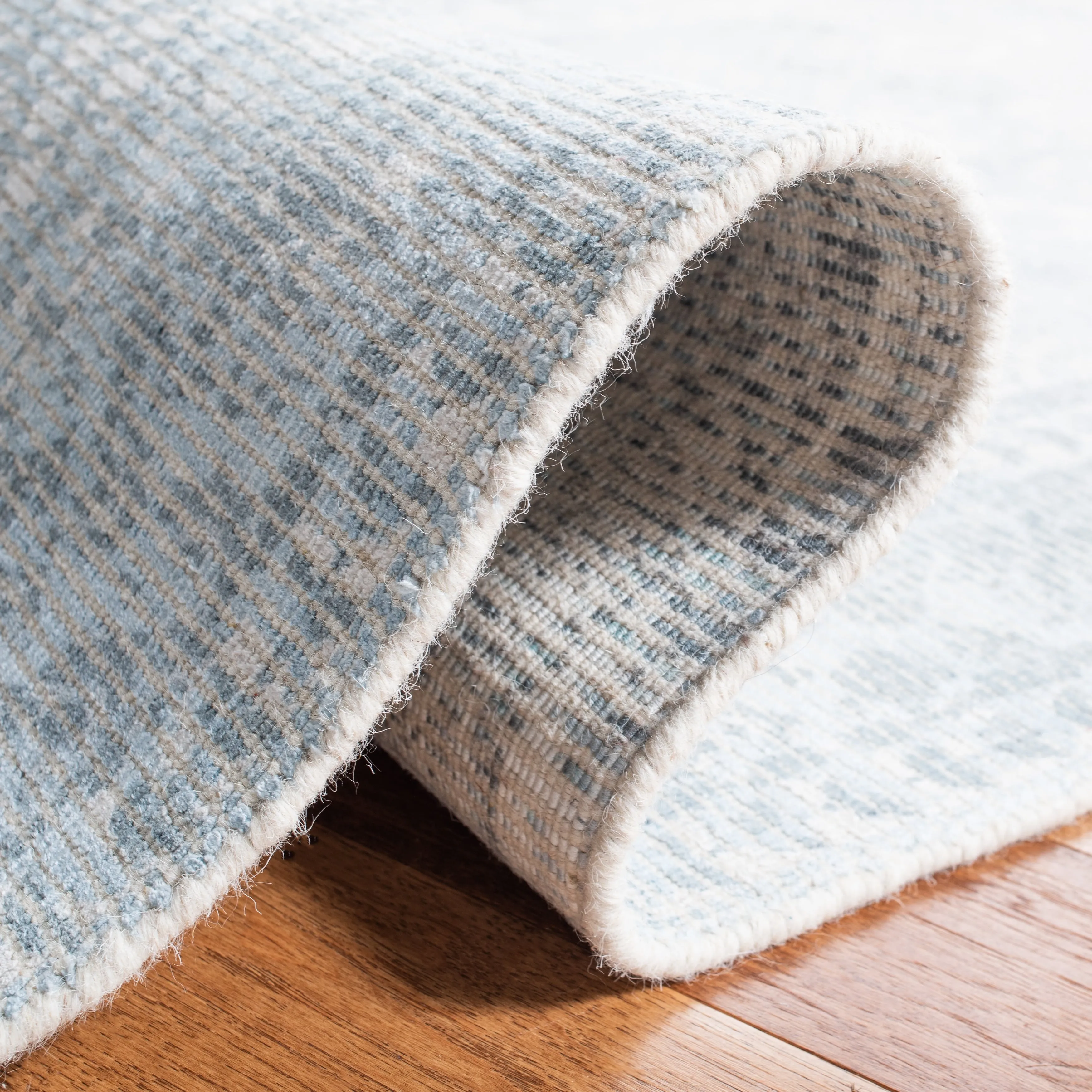 SAFAVIEH Handmade Restoration Vintage Zaria Wool & Viscose Rug
