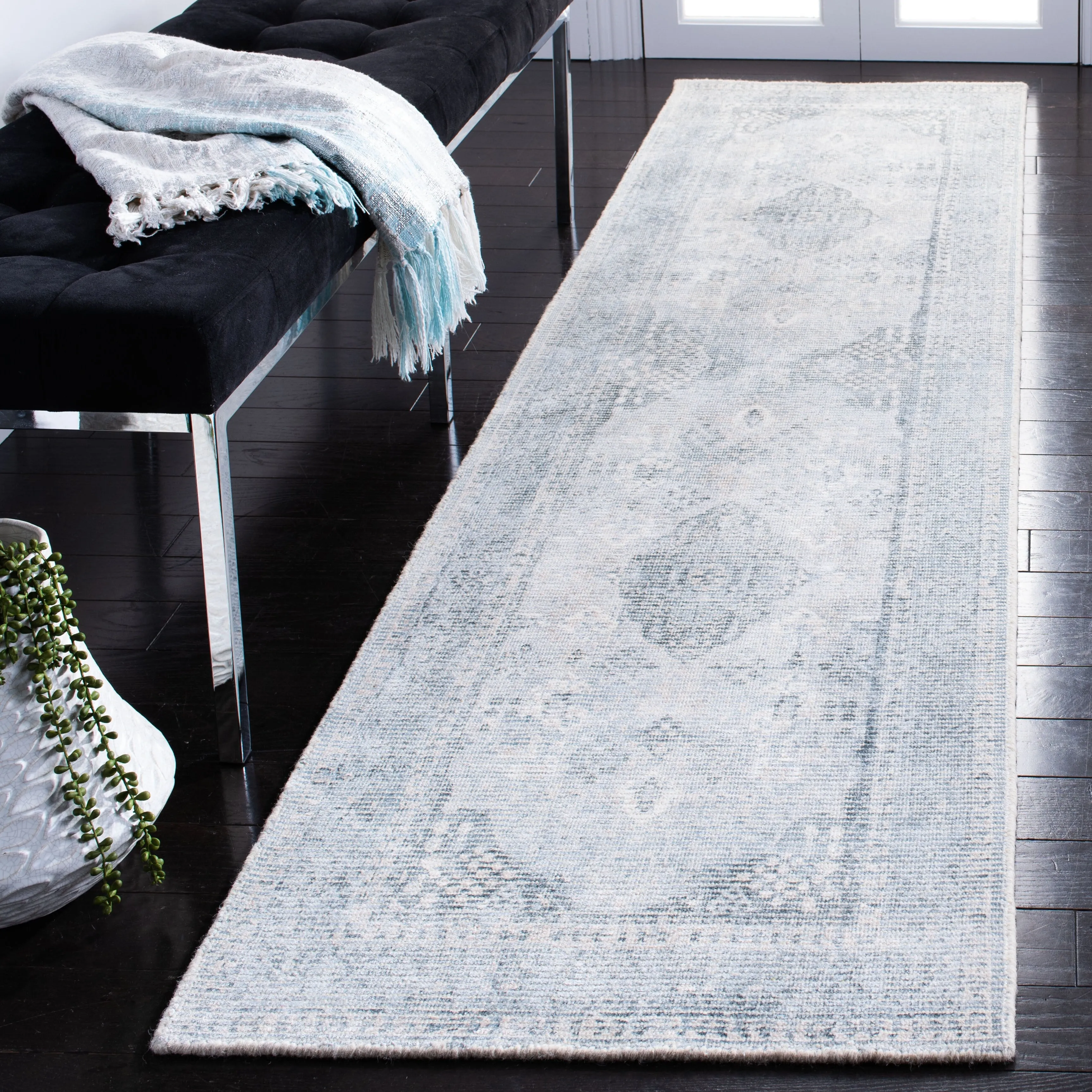 SAFAVIEH Handmade Restoration Vintage Zaria Wool & Viscose Rug