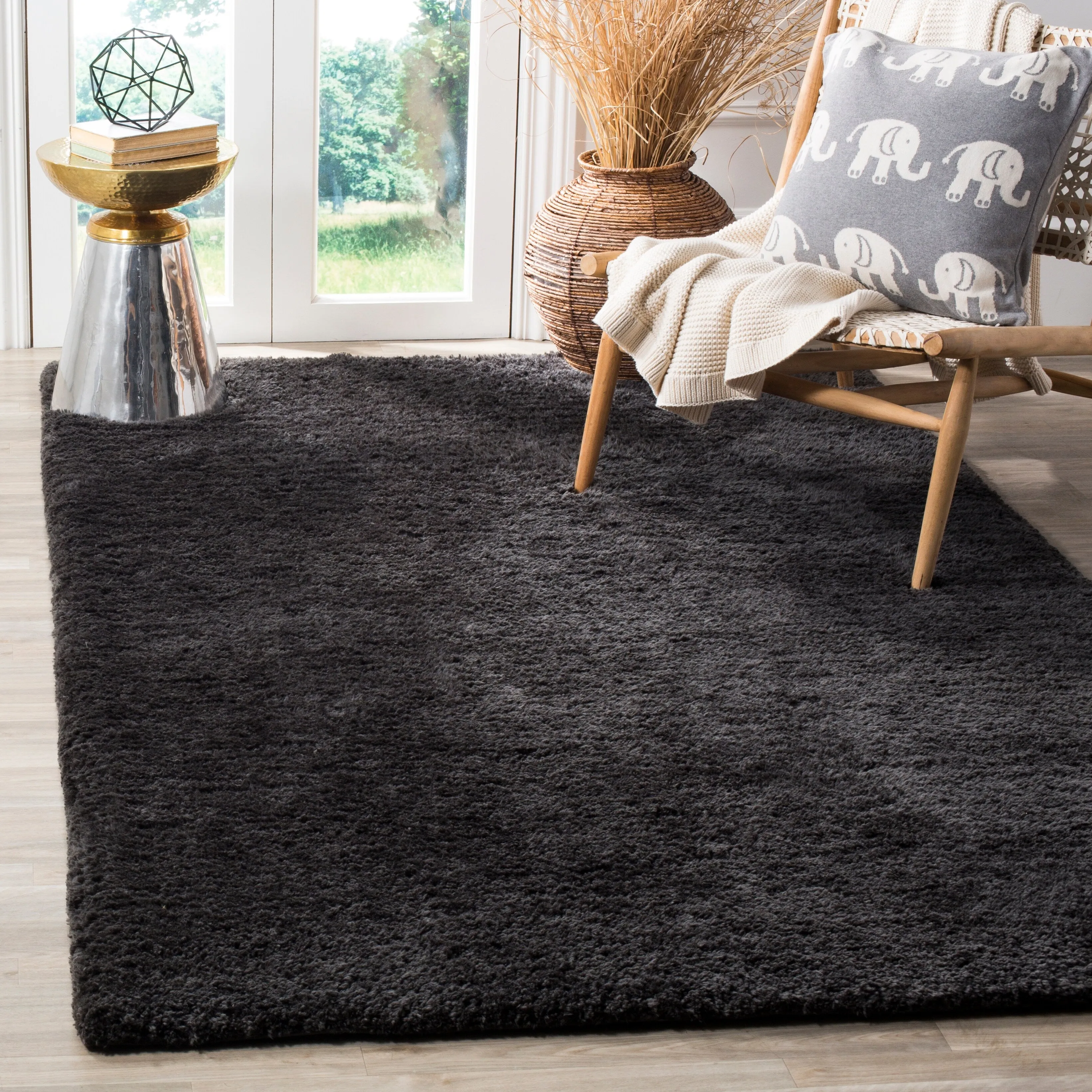 SAFAVIEH Handmade Sheep Shag Dochia Solid Polyester Rug