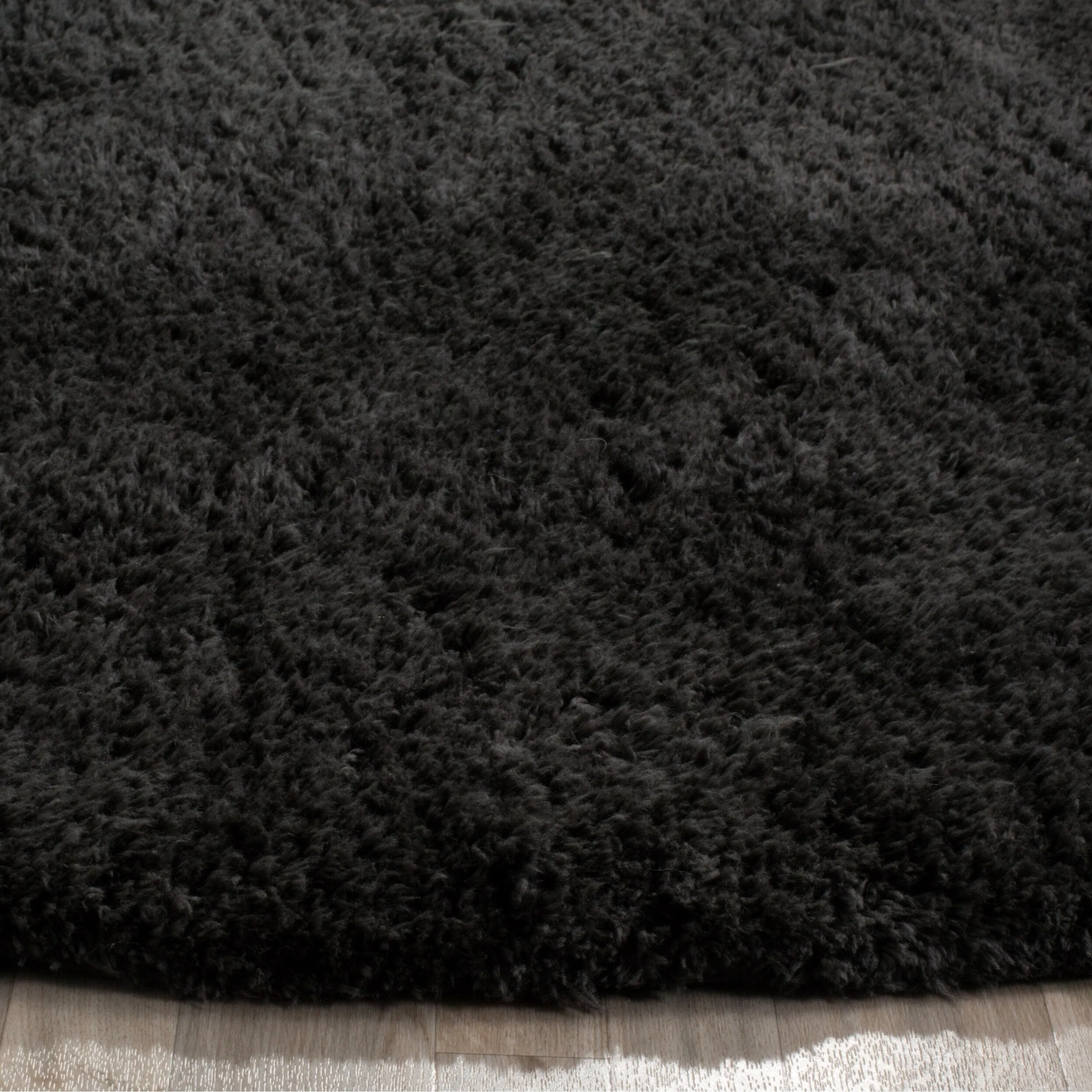 SAFAVIEH Handmade Sheep Shag Dochia Solid Polyester Rug