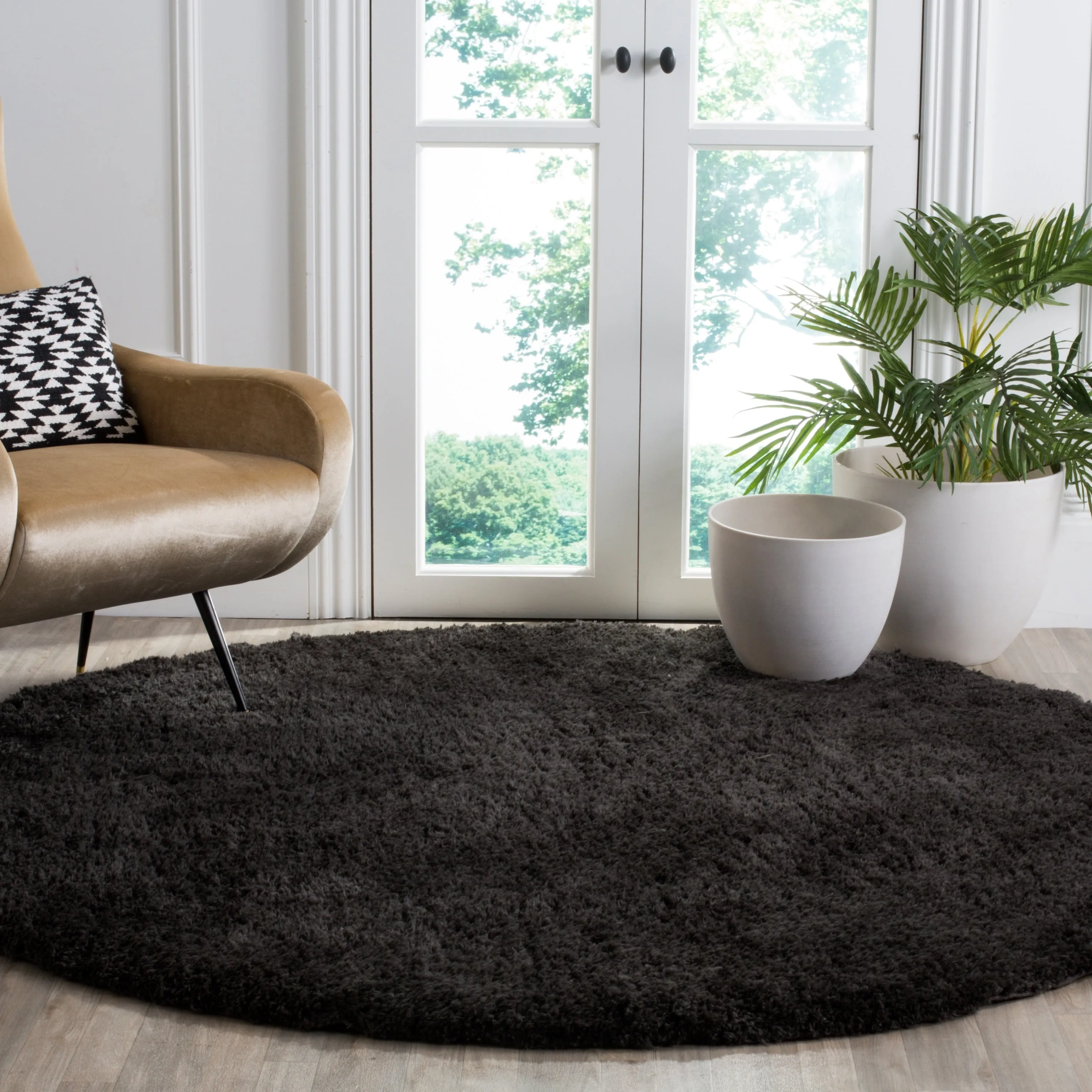 SAFAVIEH Handmade Sheep Shag Dochia Solid Polyester Rug