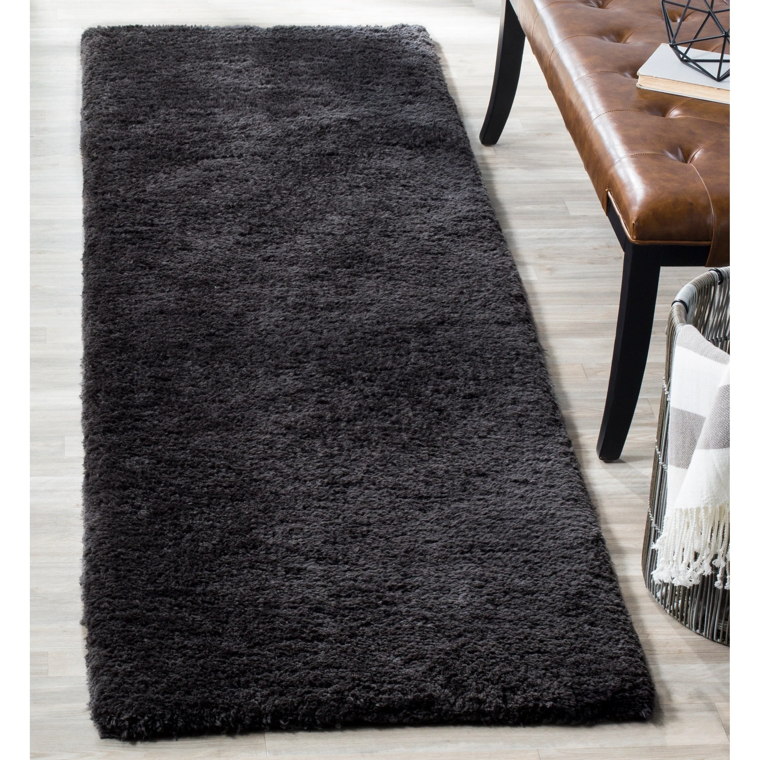 SAFAVIEH Handmade Sheep Shag Dochia Solid Polyester Rug