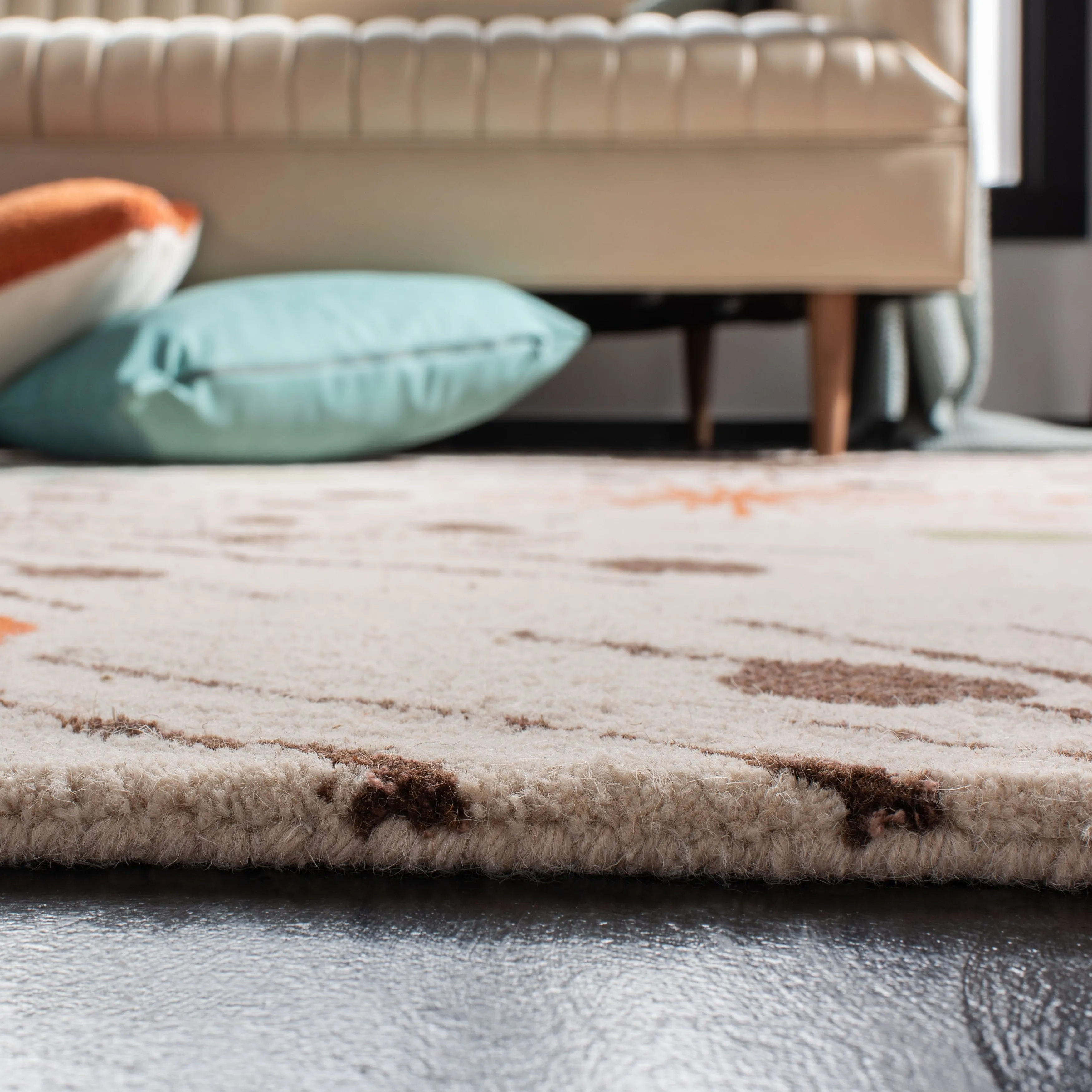 SAFAVIEH Handmade Soho Cristen Cosmos N.Z. Wool Rug