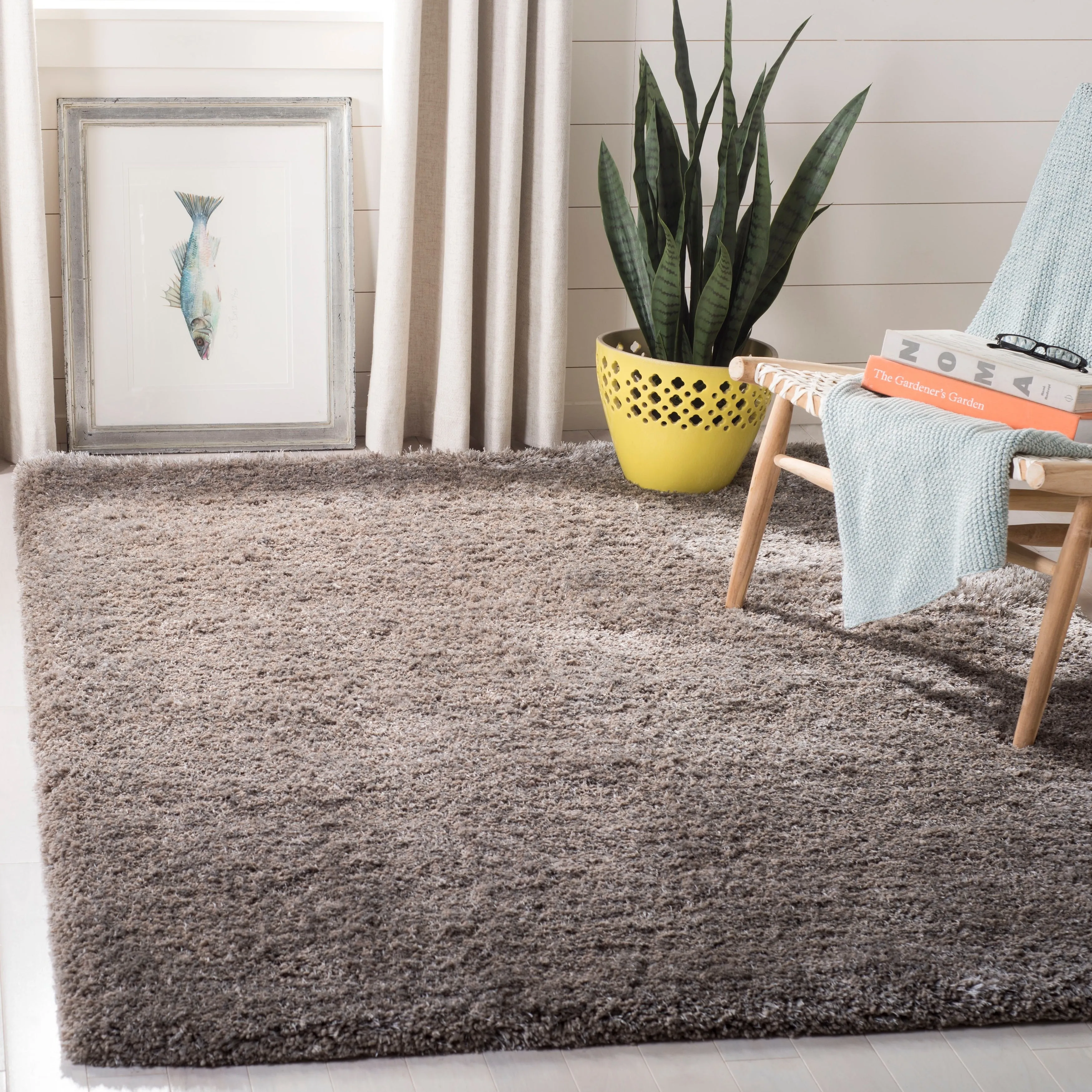 SAFAVIEH Handmade South Beach Jayla Shag Solid Polyester Rug