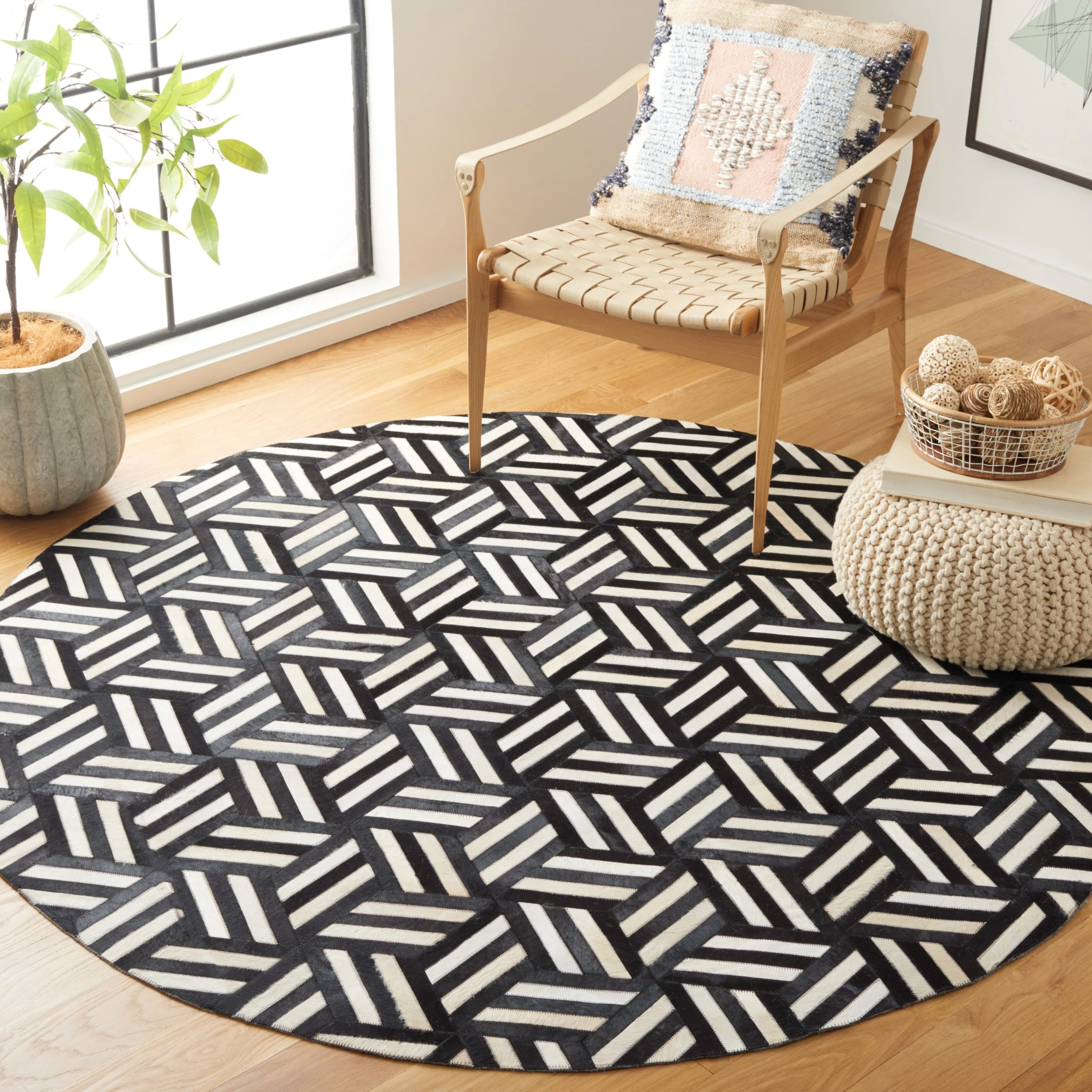 SAFAVIEH Handmade Studio Leather Farrah Modern Leather Rug