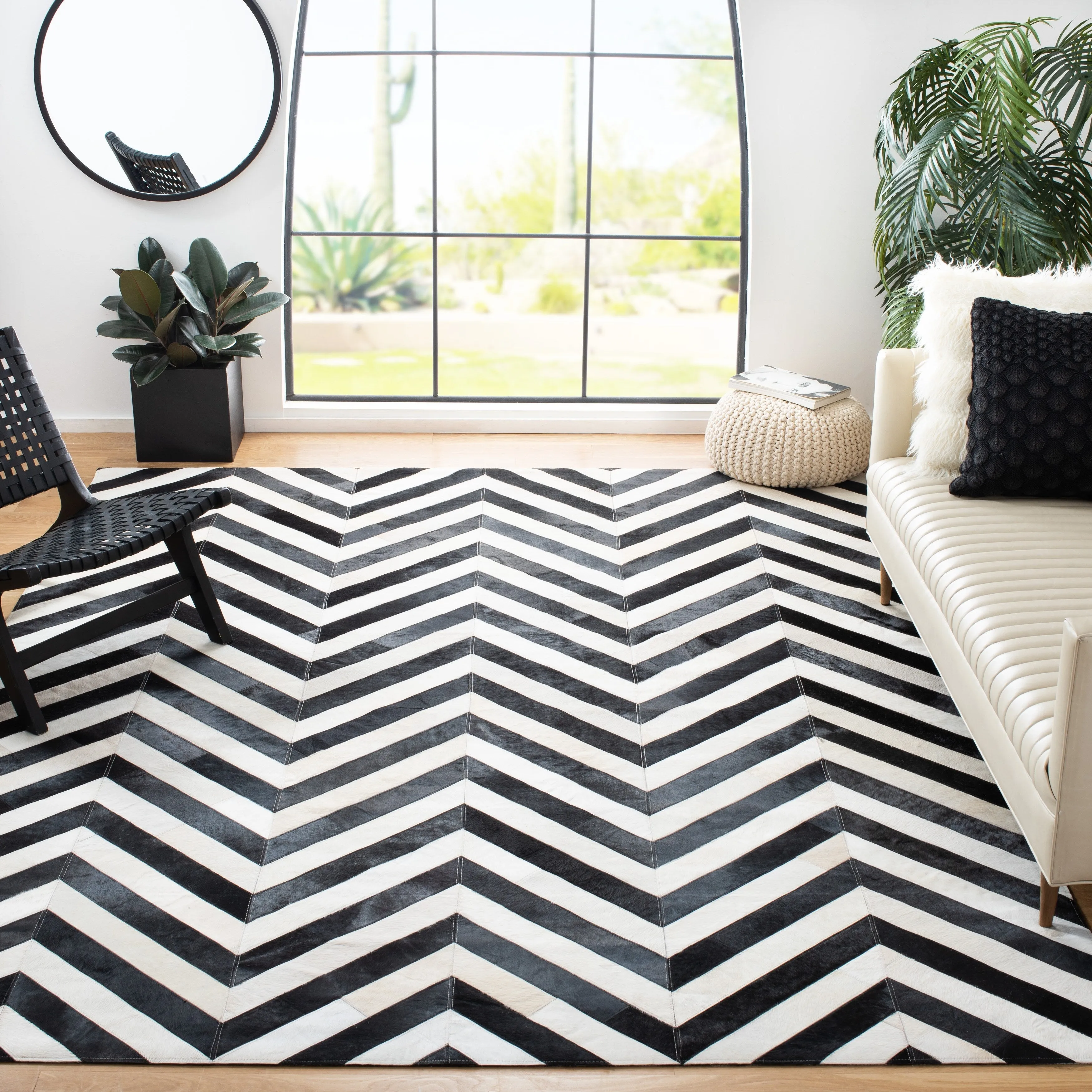 SAFAVIEH Handmade Studio Leather Khalilah Modern Leather Rug