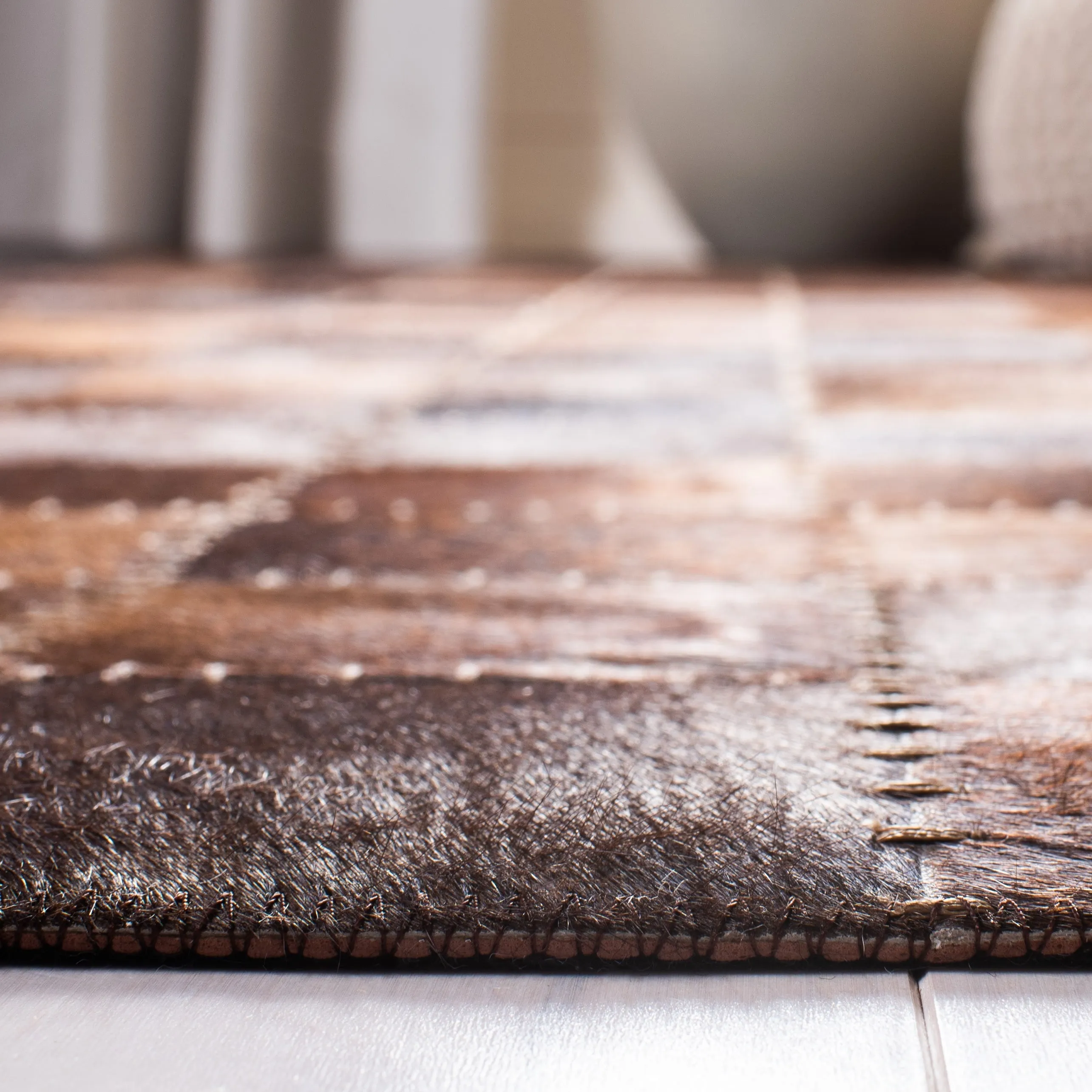 SAFAVIEH Handmade Studio Leather Luciana Natural Hide Leather Rug