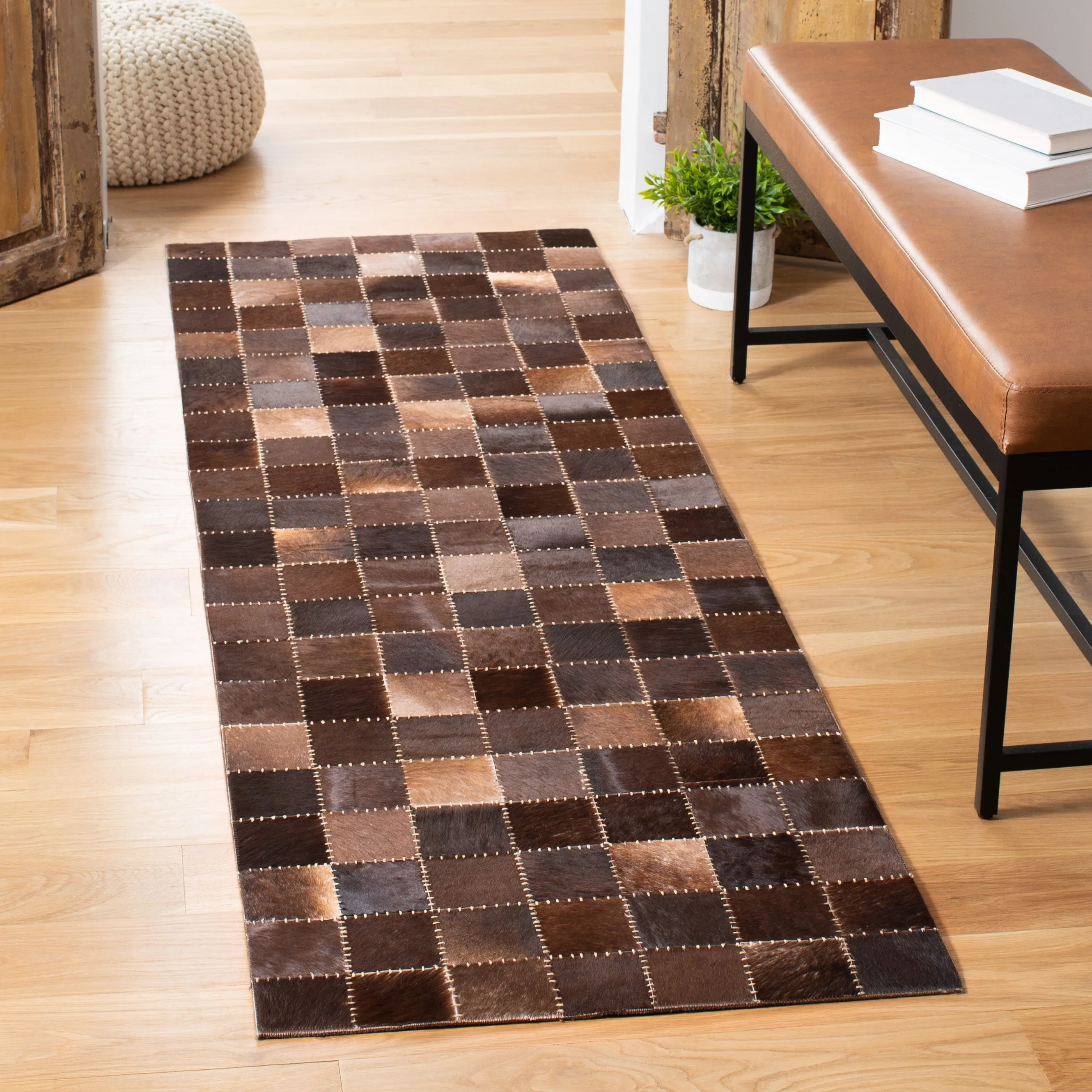 SAFAVIEH Handmade Studio Leather Luciana Natural Hide Leather Rug