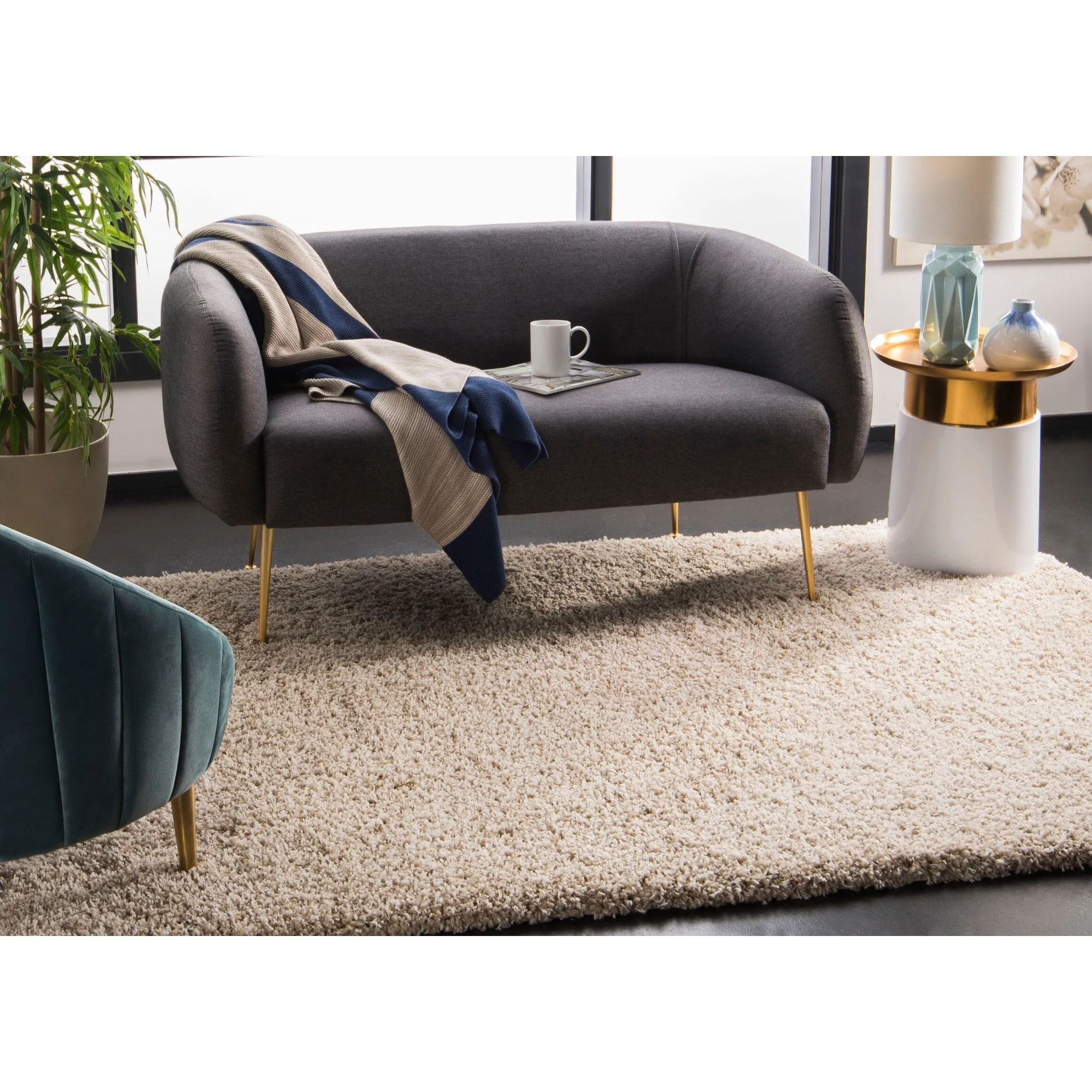 SAFAVIEH Handmade Studio Leather Syreeta Natural Hide Leather Rug