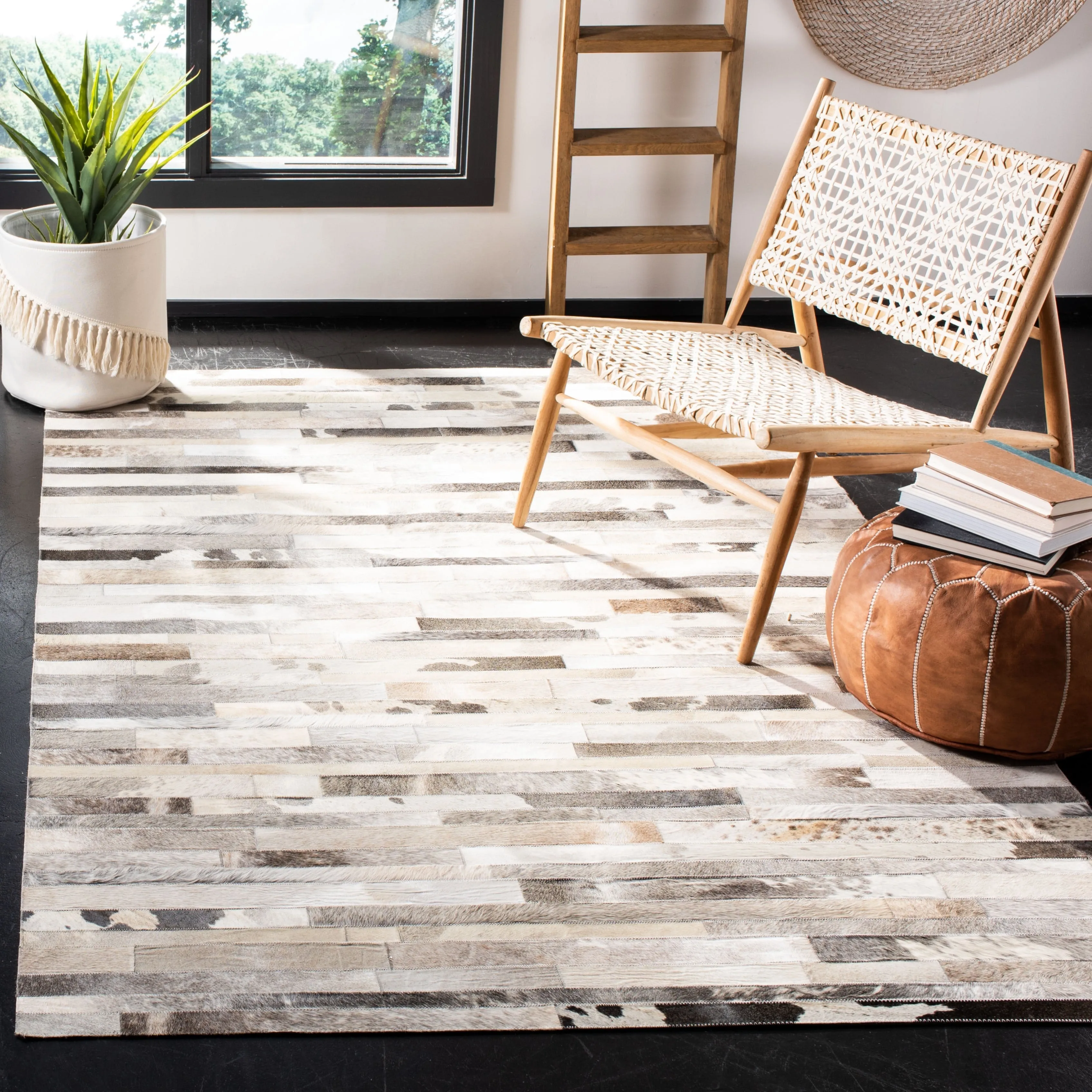 SAFAVIEH Handmade Studio Leather Tennille Modern Leather Rug