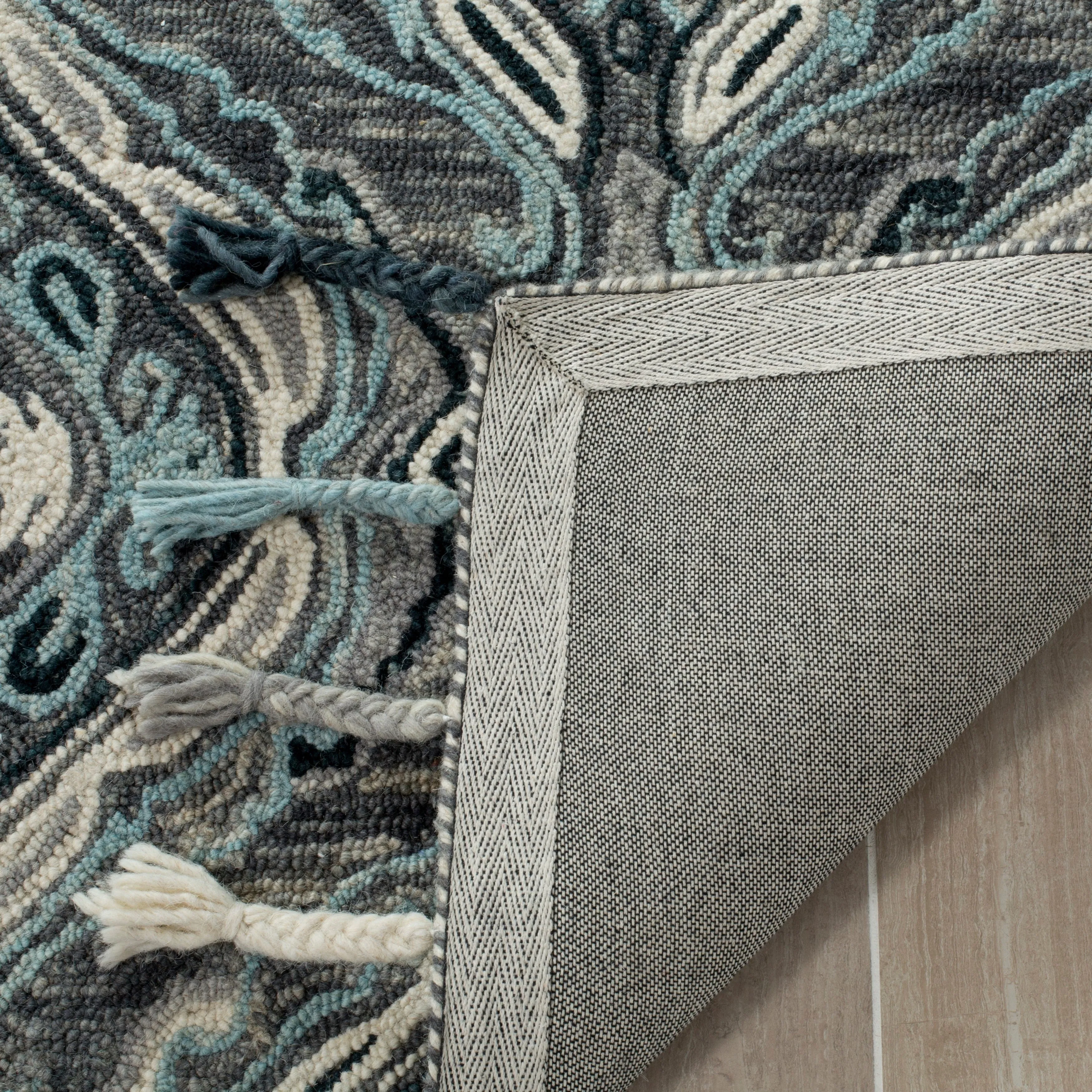 SAFAVIEH Handmade Suzani Lefkothea Boho Tribal Wool Rug - Grey/Light Blue - 3' x 5'