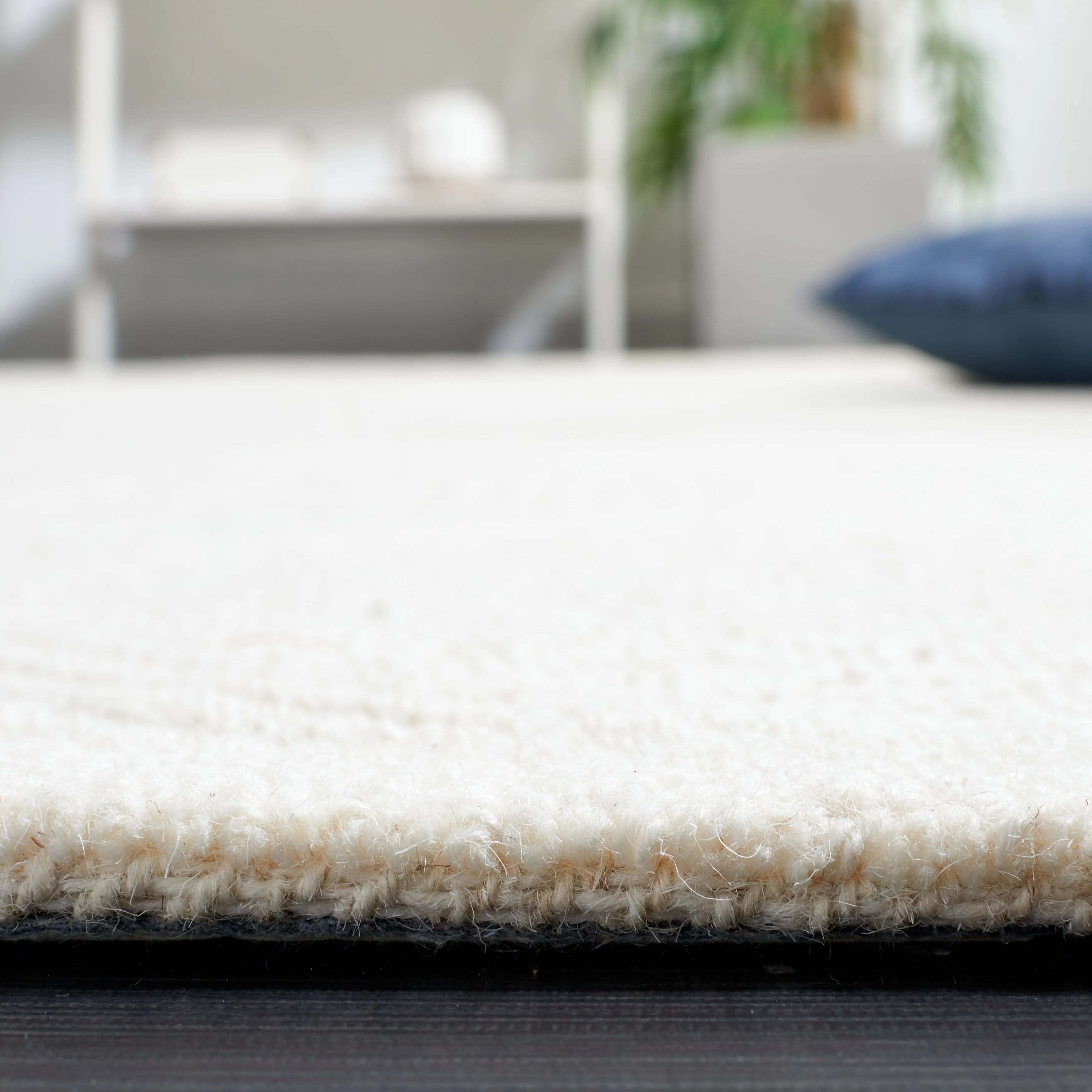 SAFAVIEH Handmade Textural Candida Contemporary Wool Rug