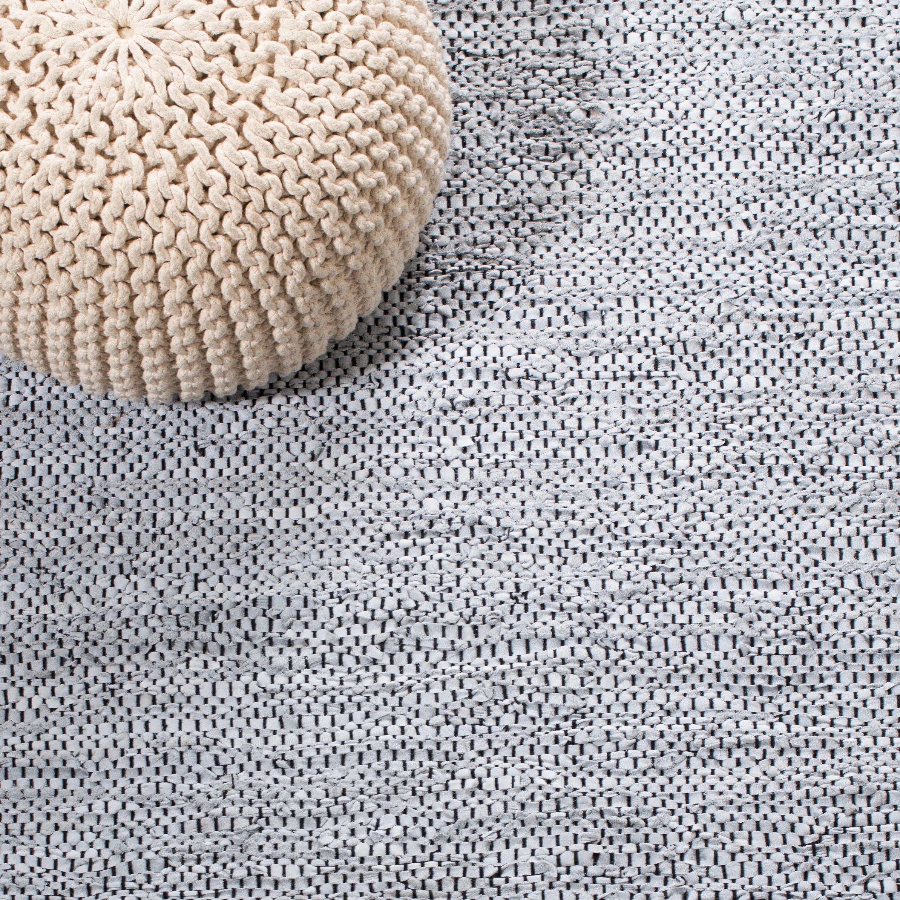 SAFAVIEH Handmade Vintage Leather Alissa Modern Fringe Rug