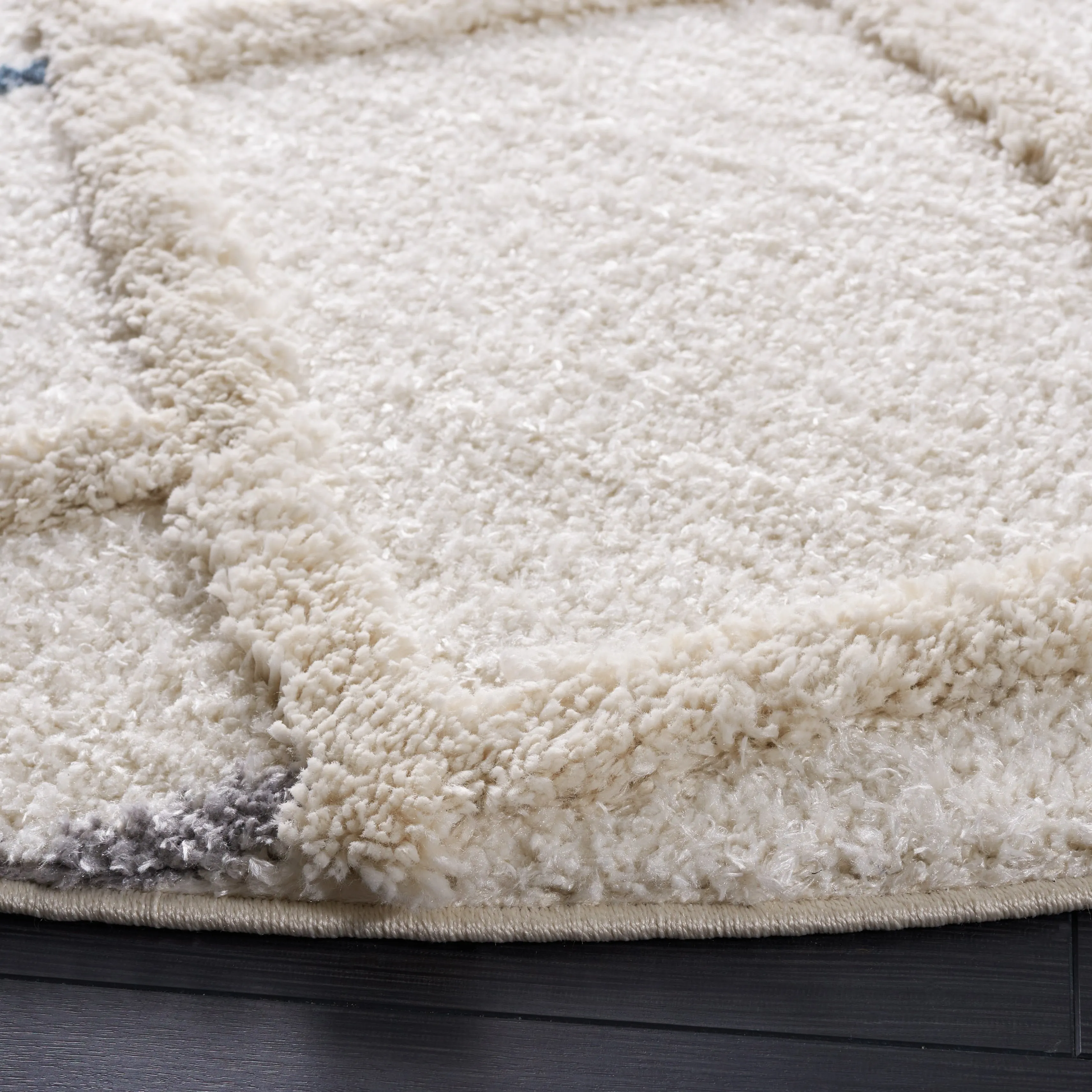 SAFAVIEH Hi-Lo Shag Sheryll Modern 1.6-inch Thick Rug