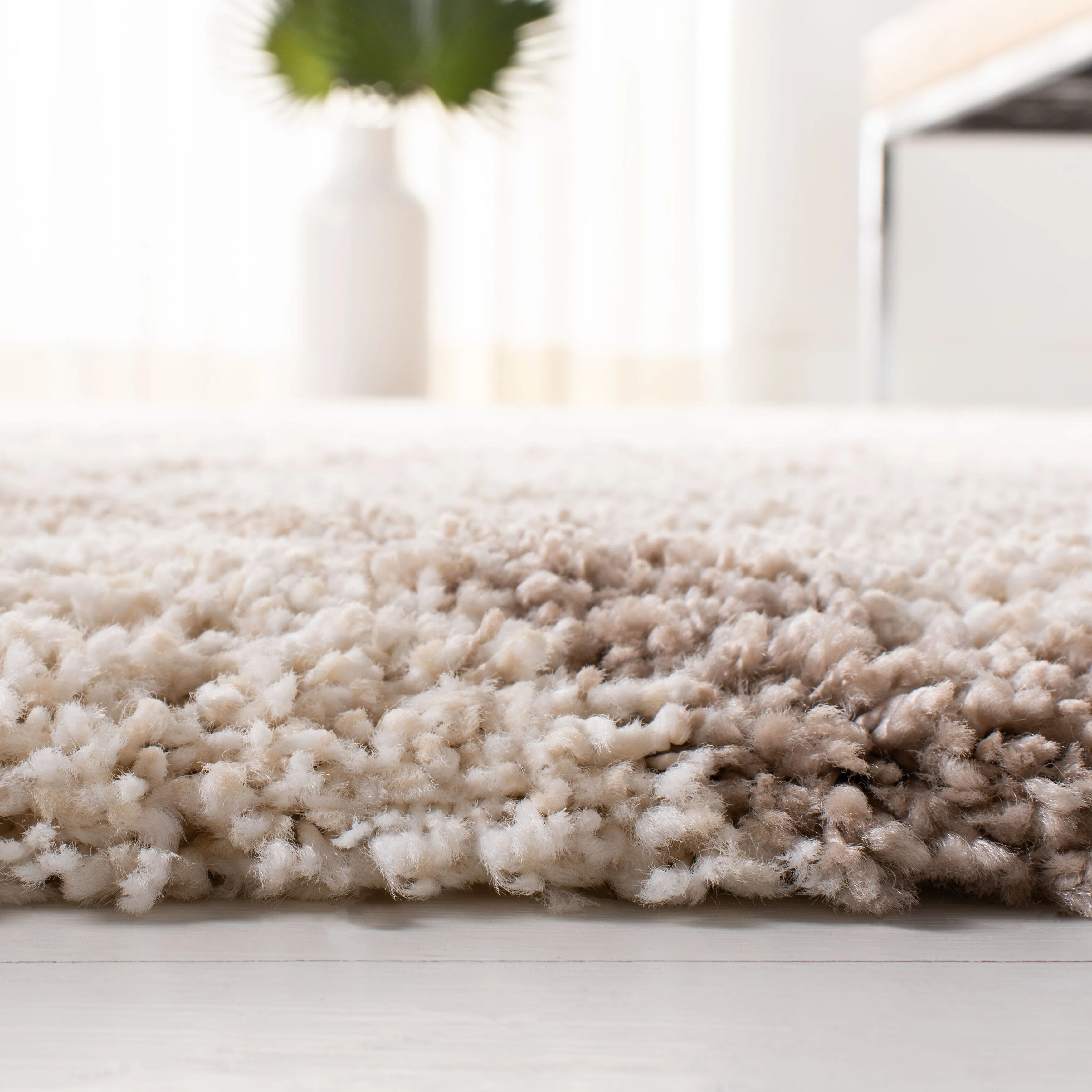 SAFAVIEH Hudson Shag Belandina 2-inch Thick Rug - Ivory/Beige - 8' x 10'