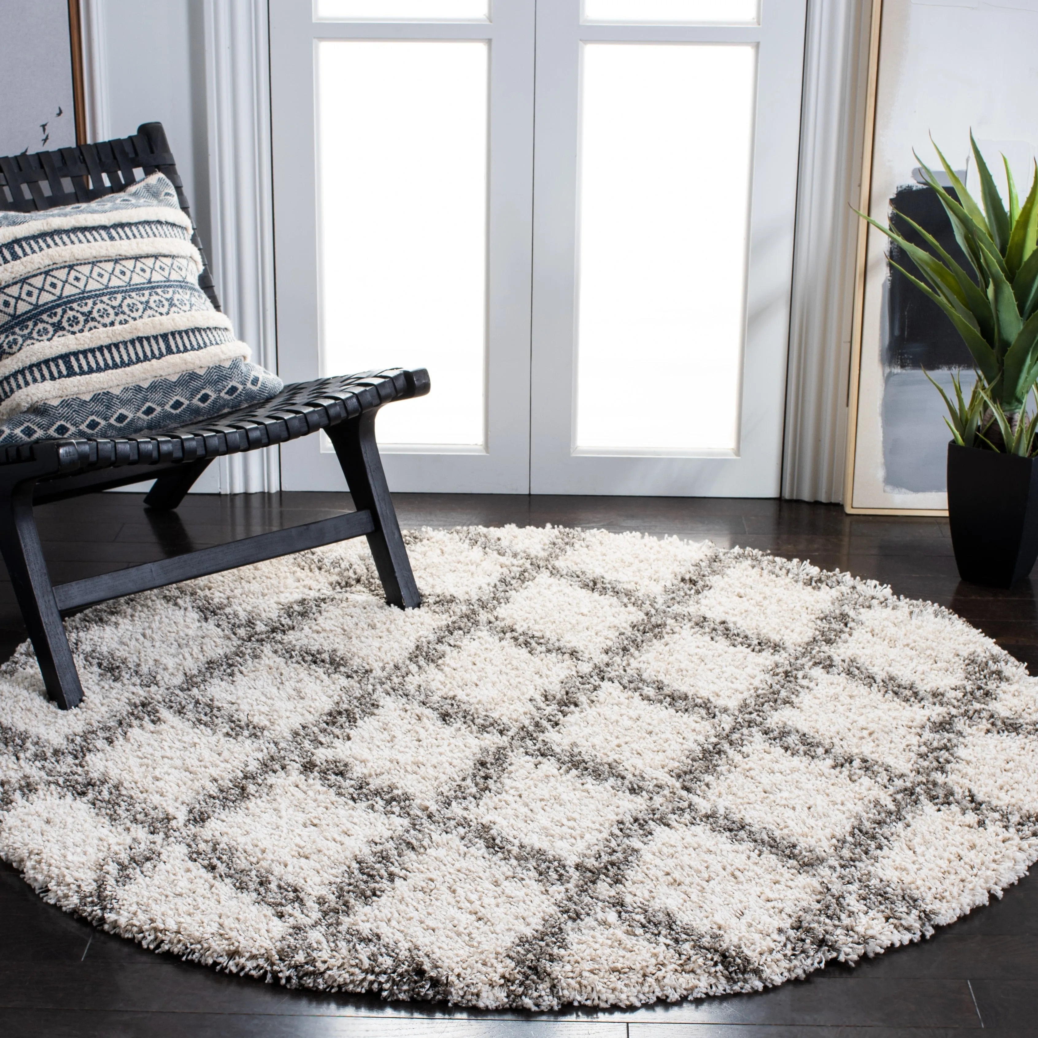 SAFAVIEH. Hudson Shag Cesella 2-inch Thick Rug